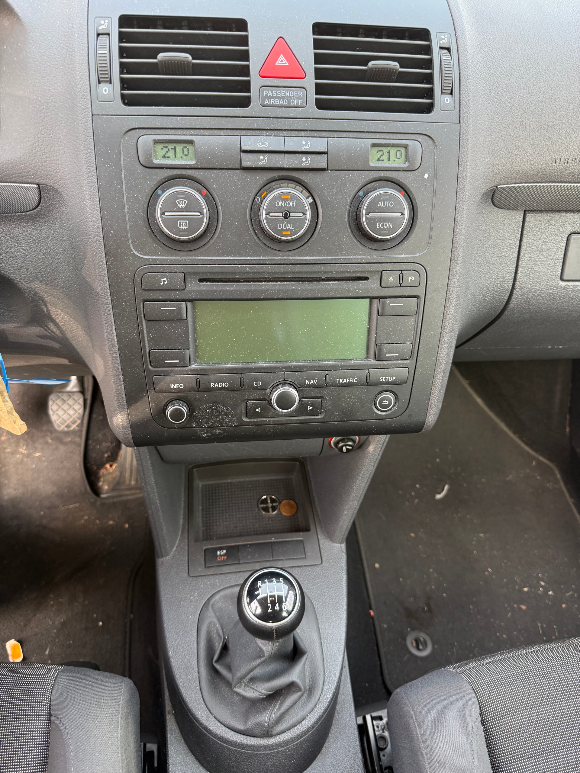 VW Touran 1.9 TDI Trendline Traveller-image-11