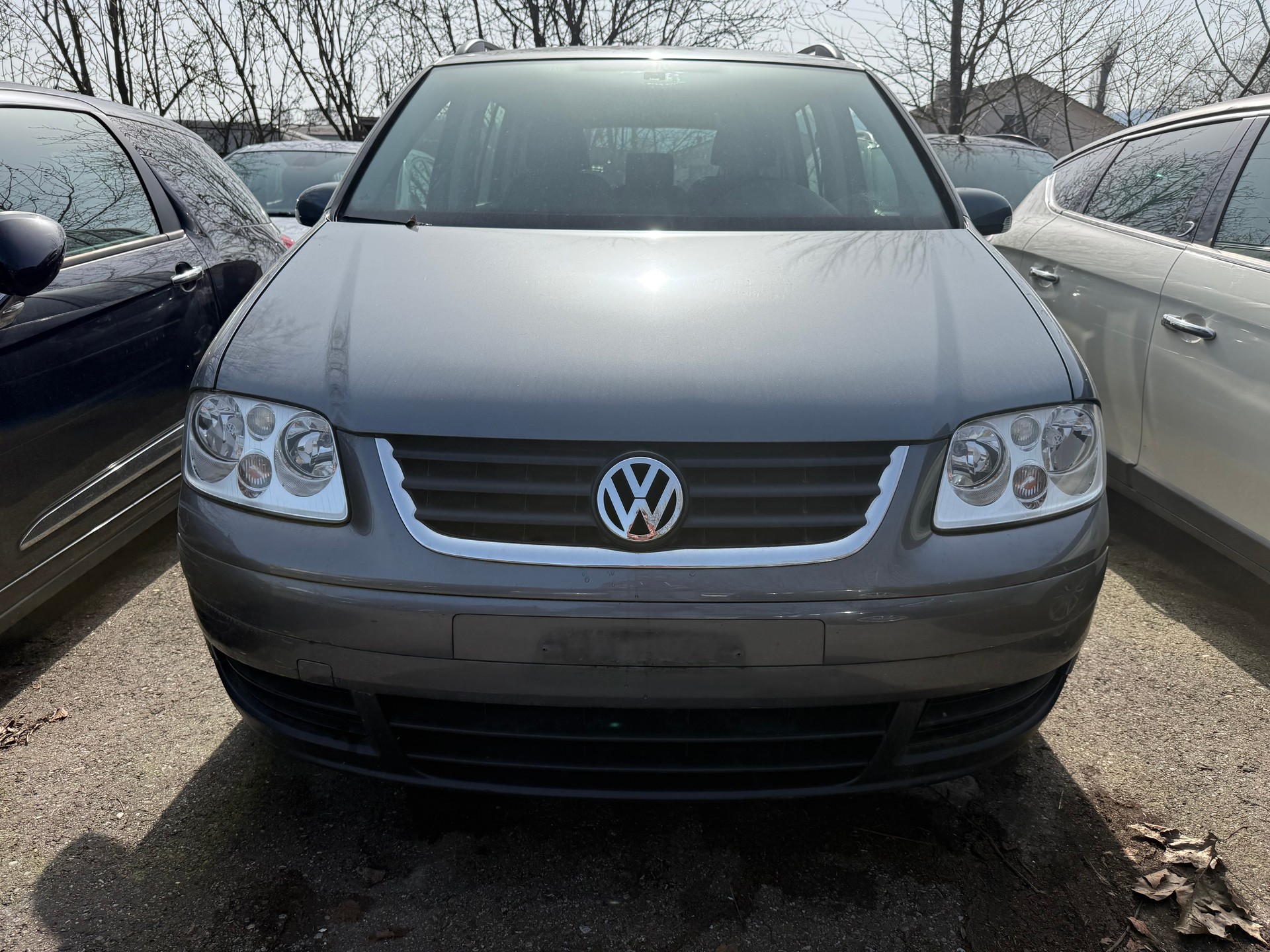 VW Touran 1.9 TDI Trendline Traveller-image-1