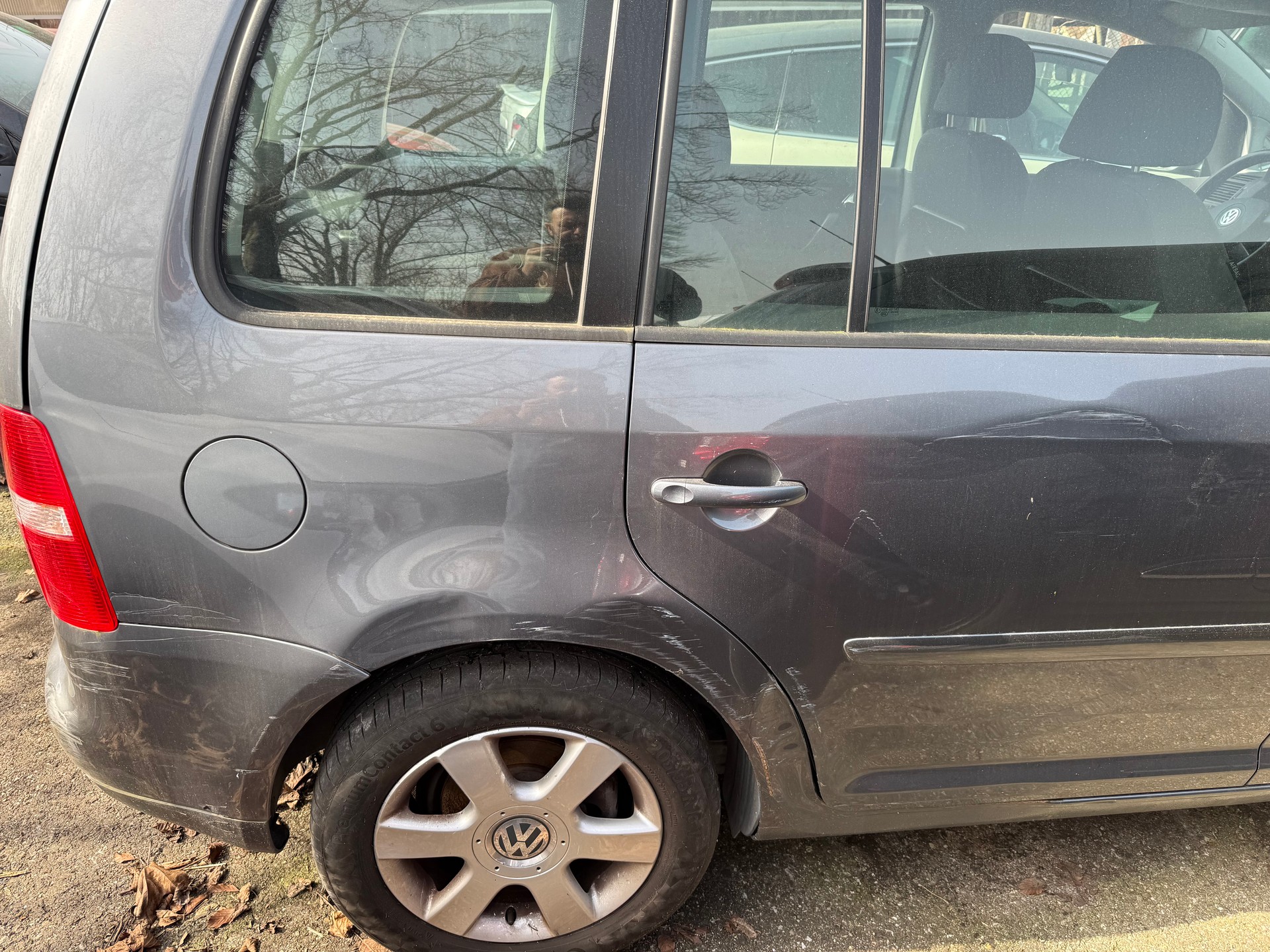 VW Touran 1.9 TDI Trendline Traveller-image-6