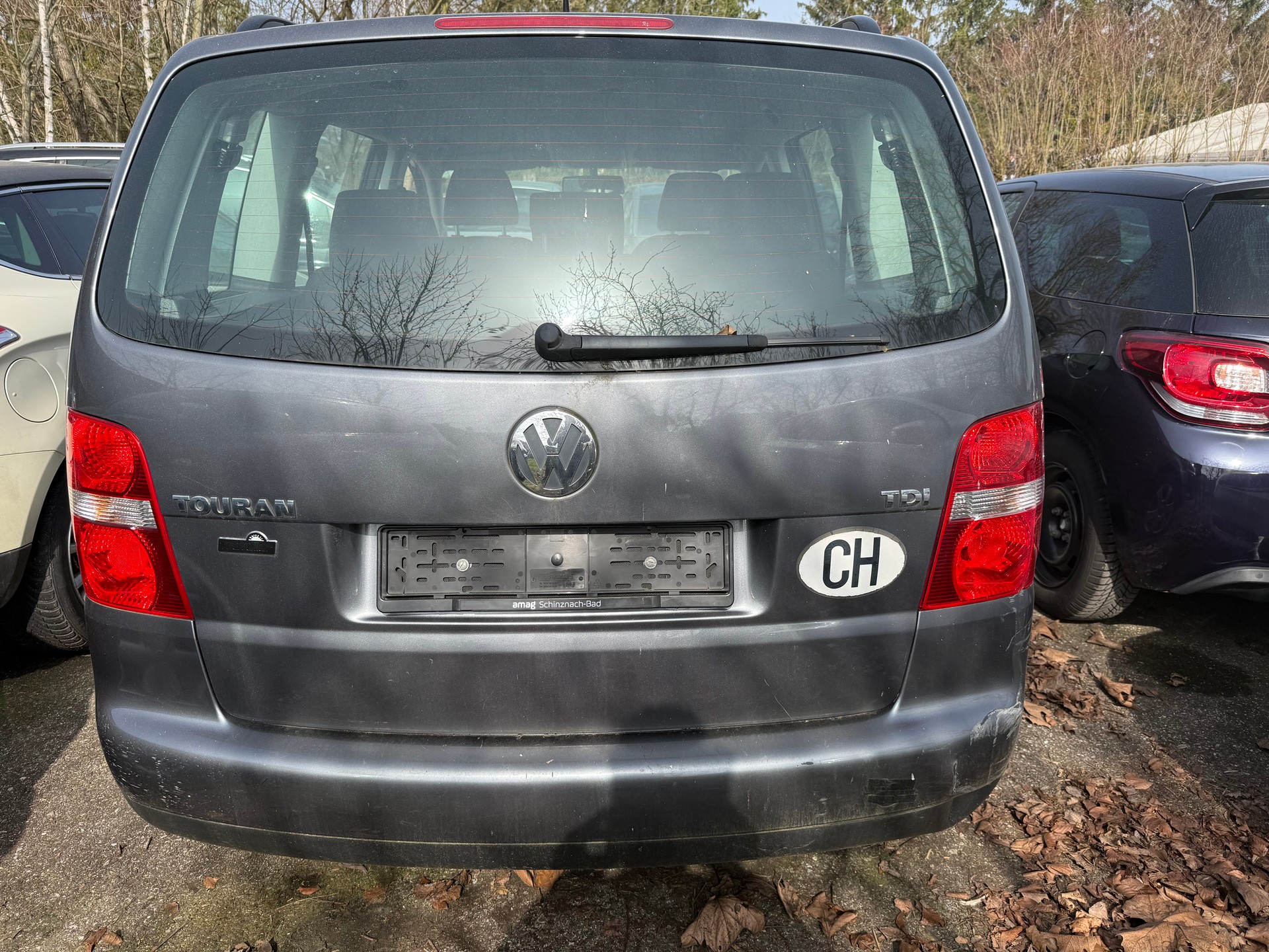 VW Touran 1.9 TDI Trendline Traveller-image-4