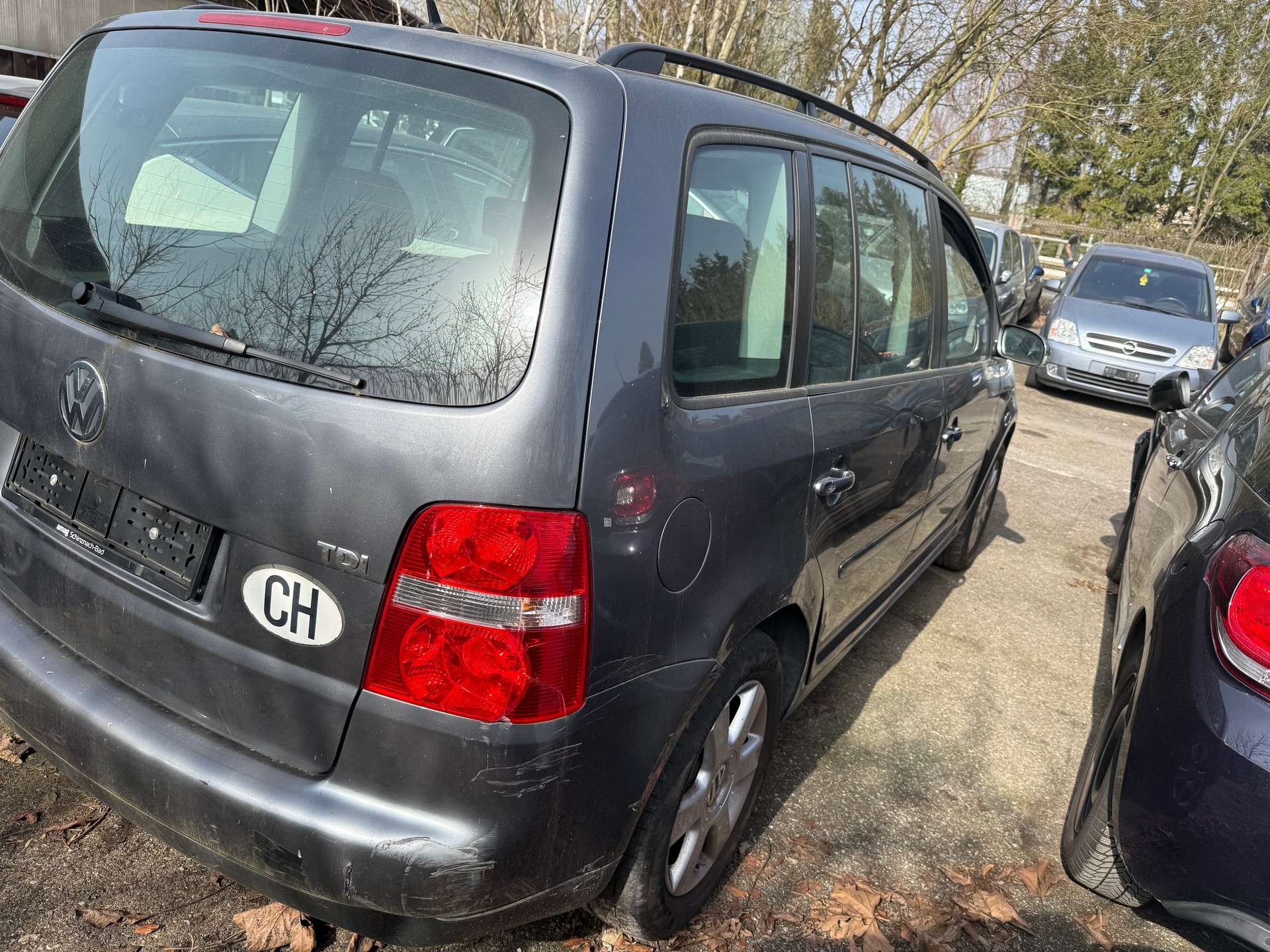 VW Touran 1.9 TDI Trendline Traveller-image-5