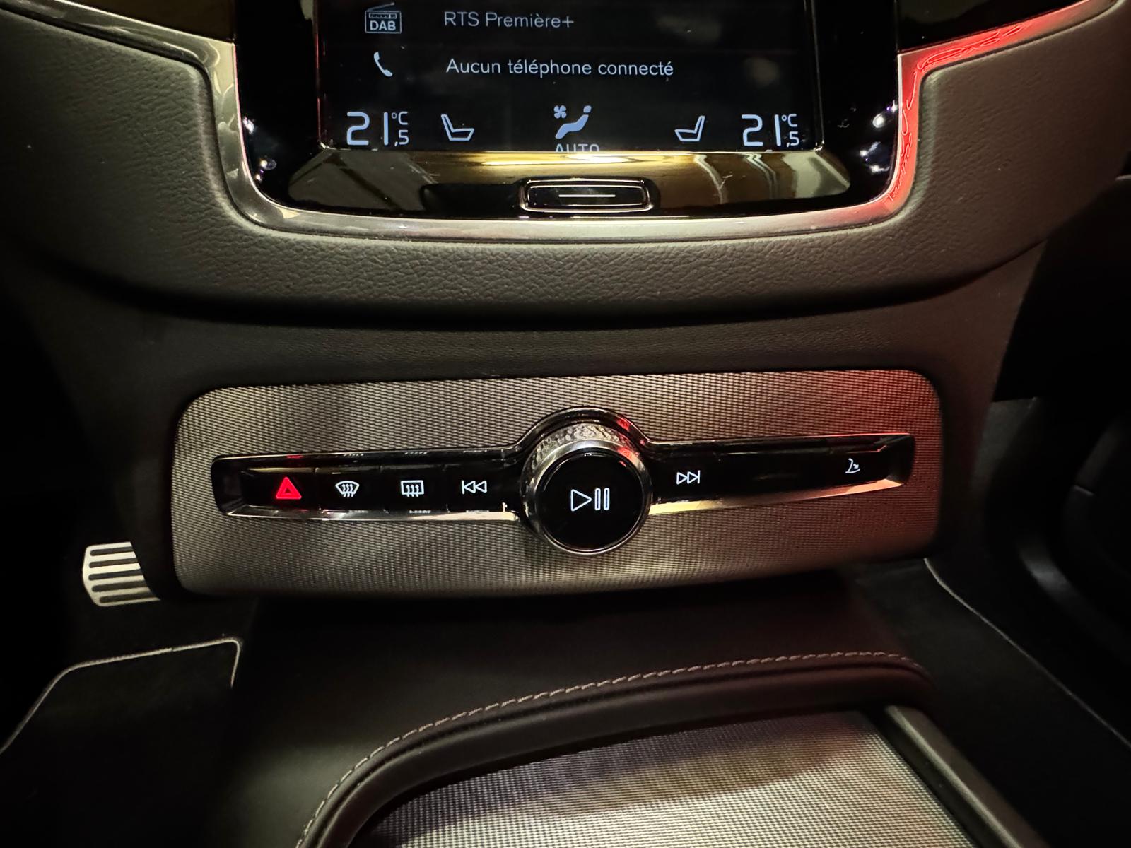 VOLVO XC90 T8 eAWD R-Design Geartronic-image-30