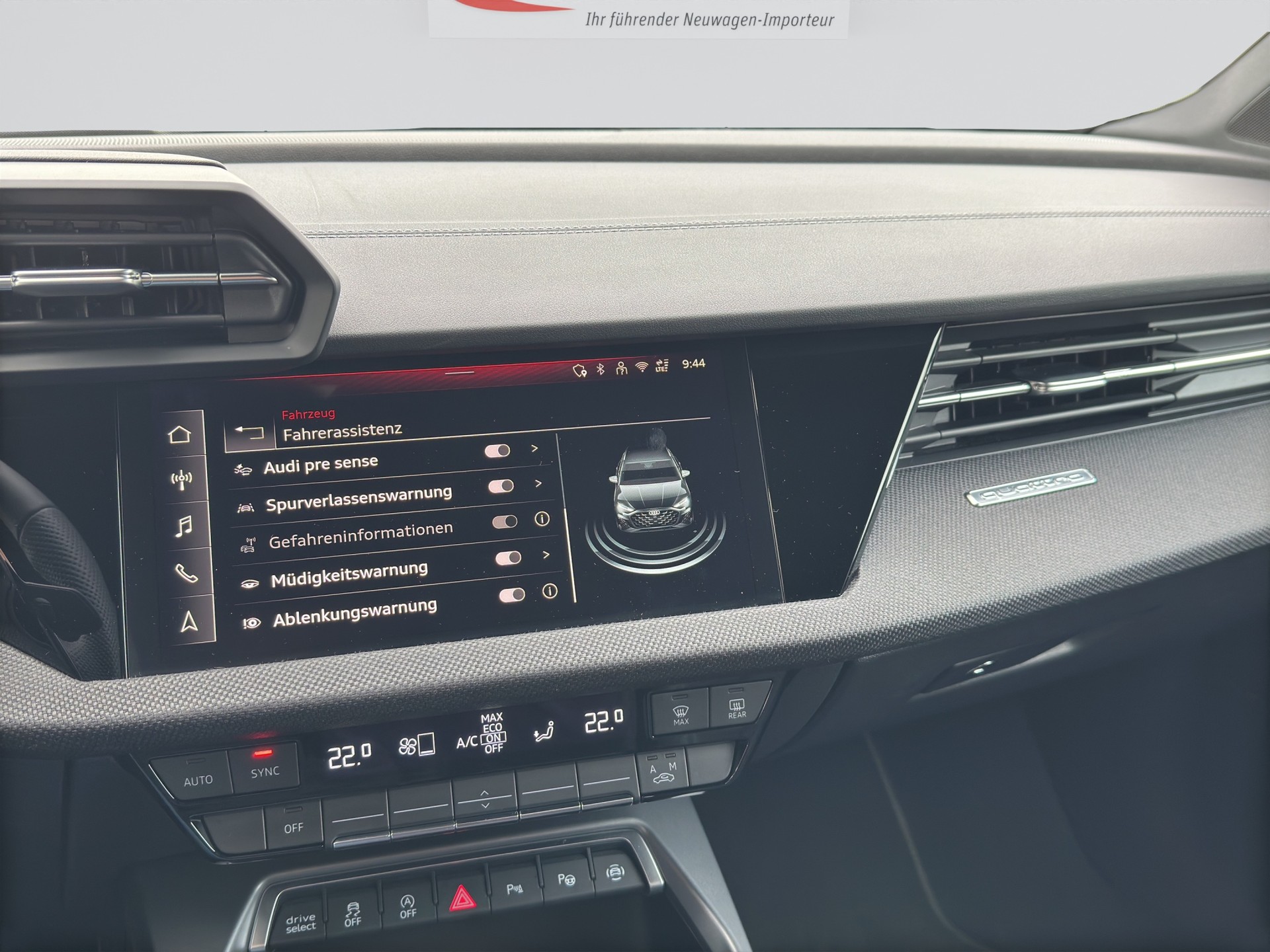 AUDI S3 Sportback TFSI quattro S-tronic-image-12