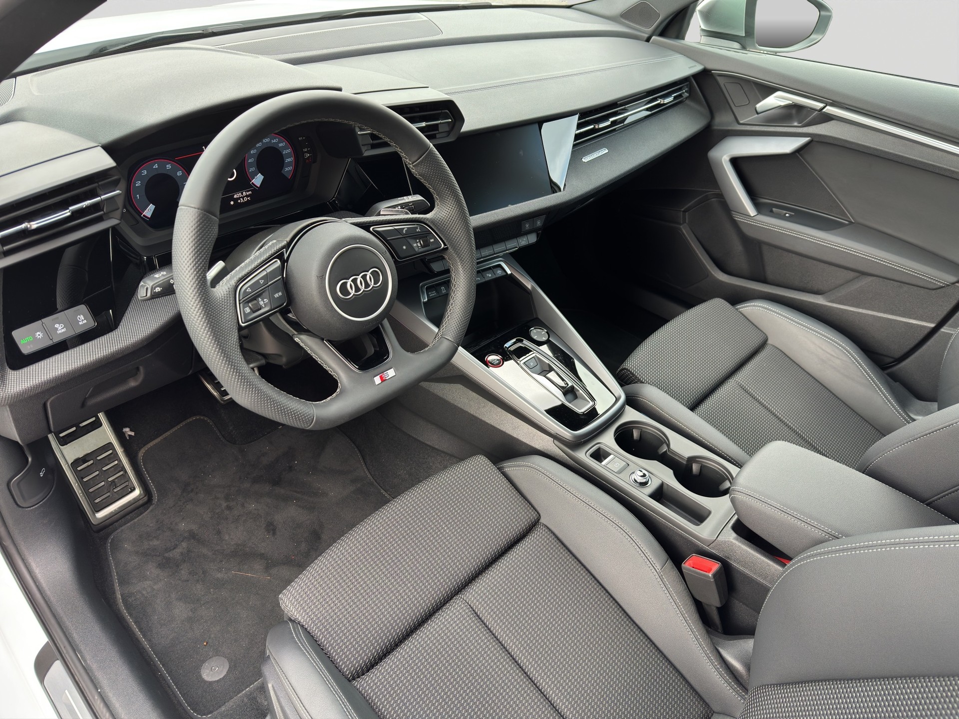 AUDI S3 Sportback TFSI quattro S-tronic-image-6