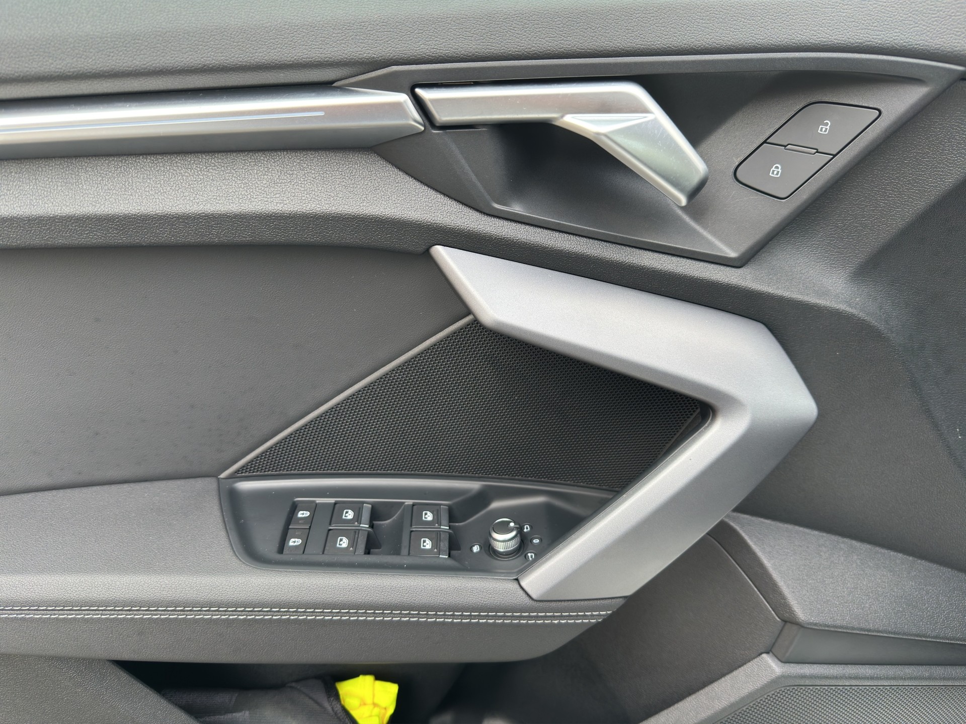 AUDI S3 Sportback TFSI quattro S-tronic-image-8