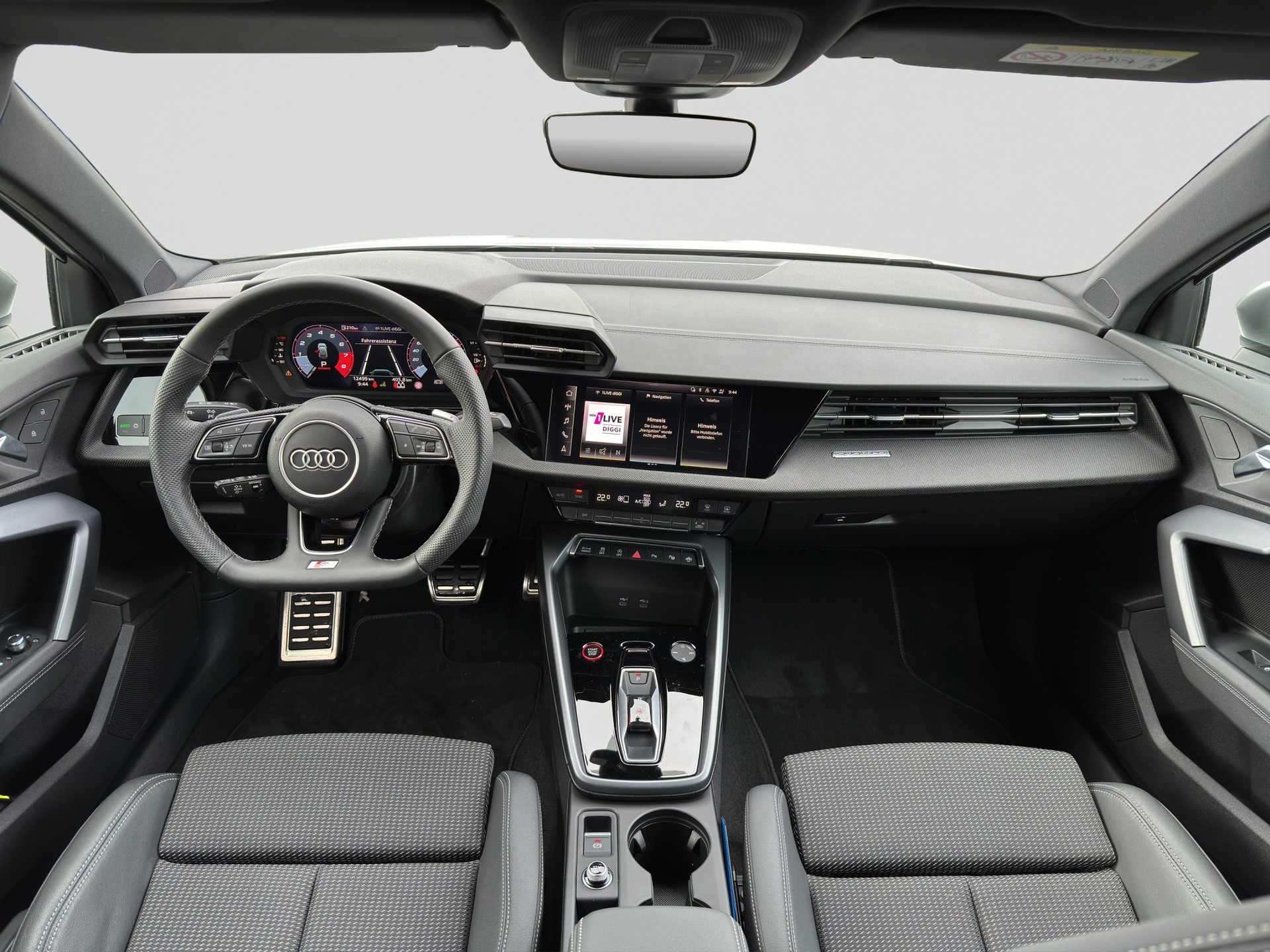 AUDI S3 Sportback TFSI quattro S-tronic-image-13