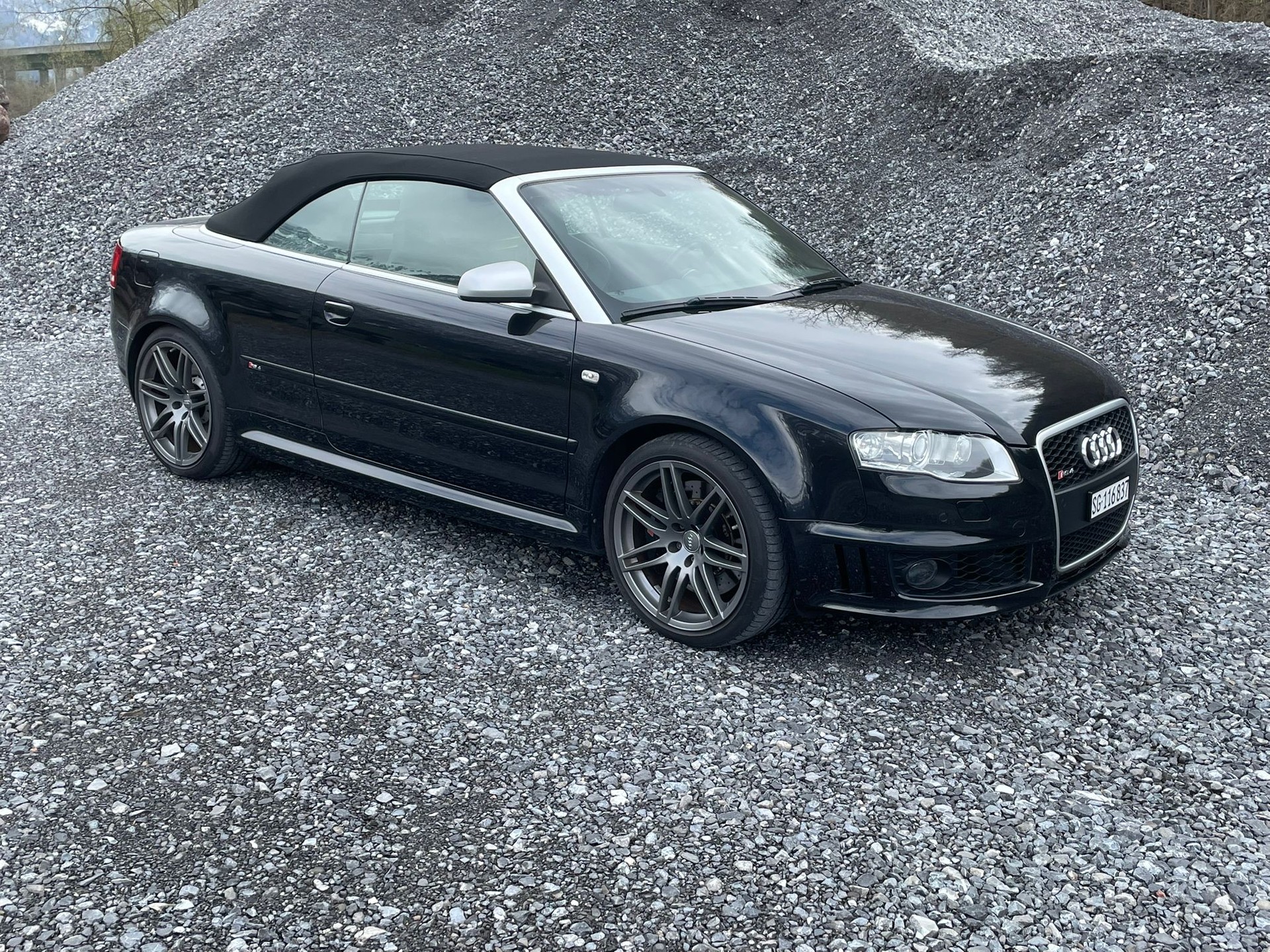 AUDI RS4 Cabriolet 4.2 V8 quattro-image-3