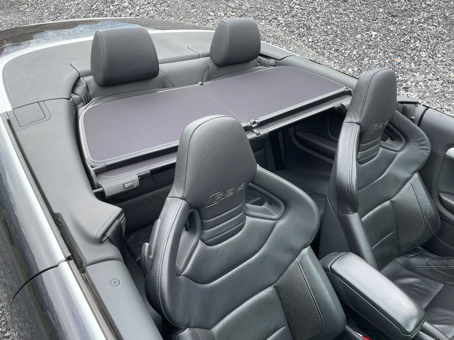 AUDI RS4 Cabriolet 4.2 V8 quattro-image-5