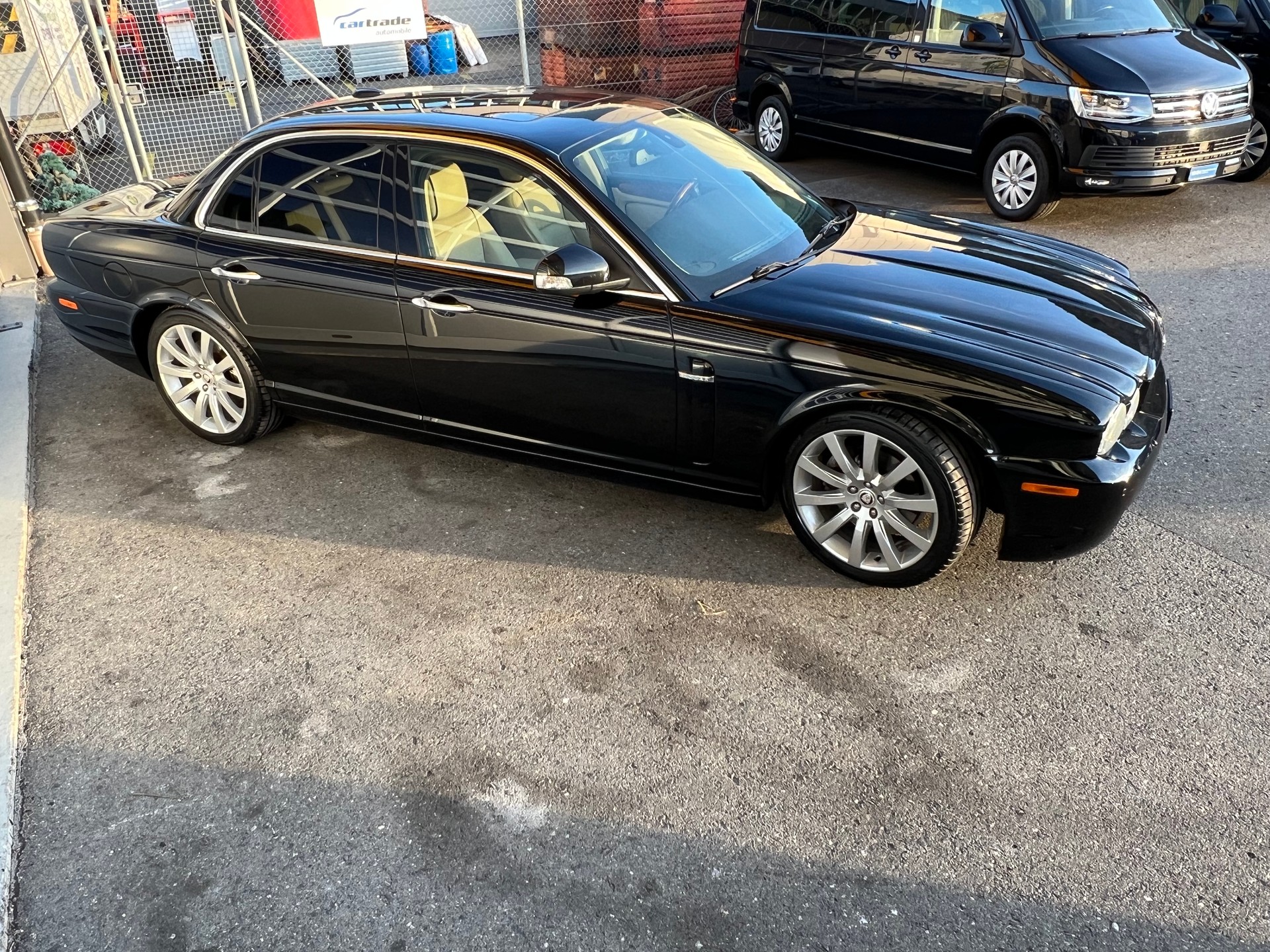 JAGUAR XJ6 2.7d V6 Executive *** Leder * Navigation * Tempomat ***-showroom-element-2