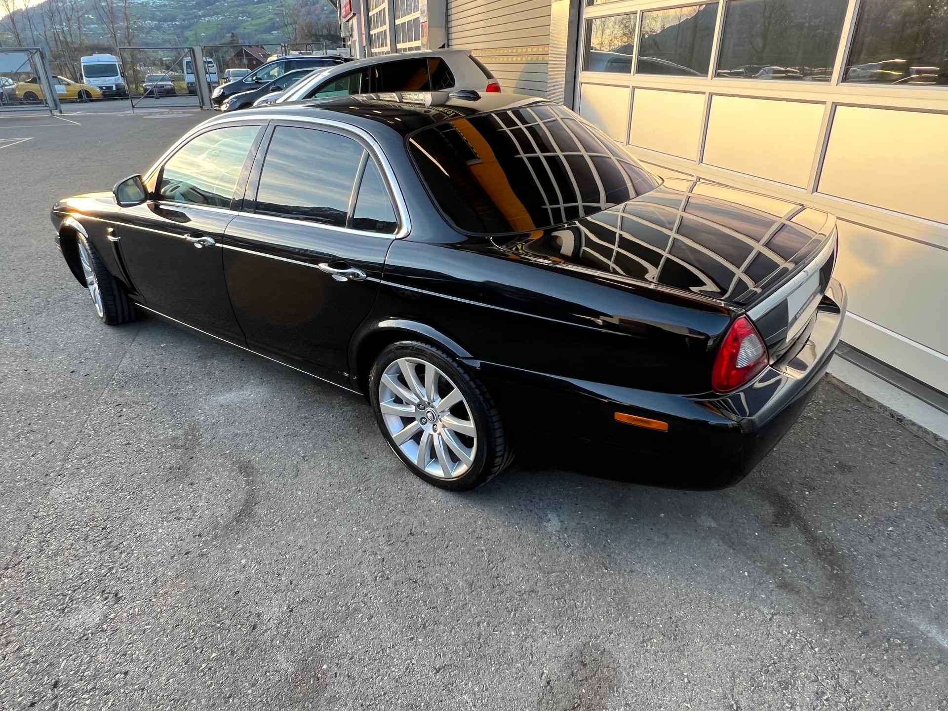 JAGUAR XJ6 2.7d V6 Executive *** Leder * Navigation * Tempomat ***-image-9