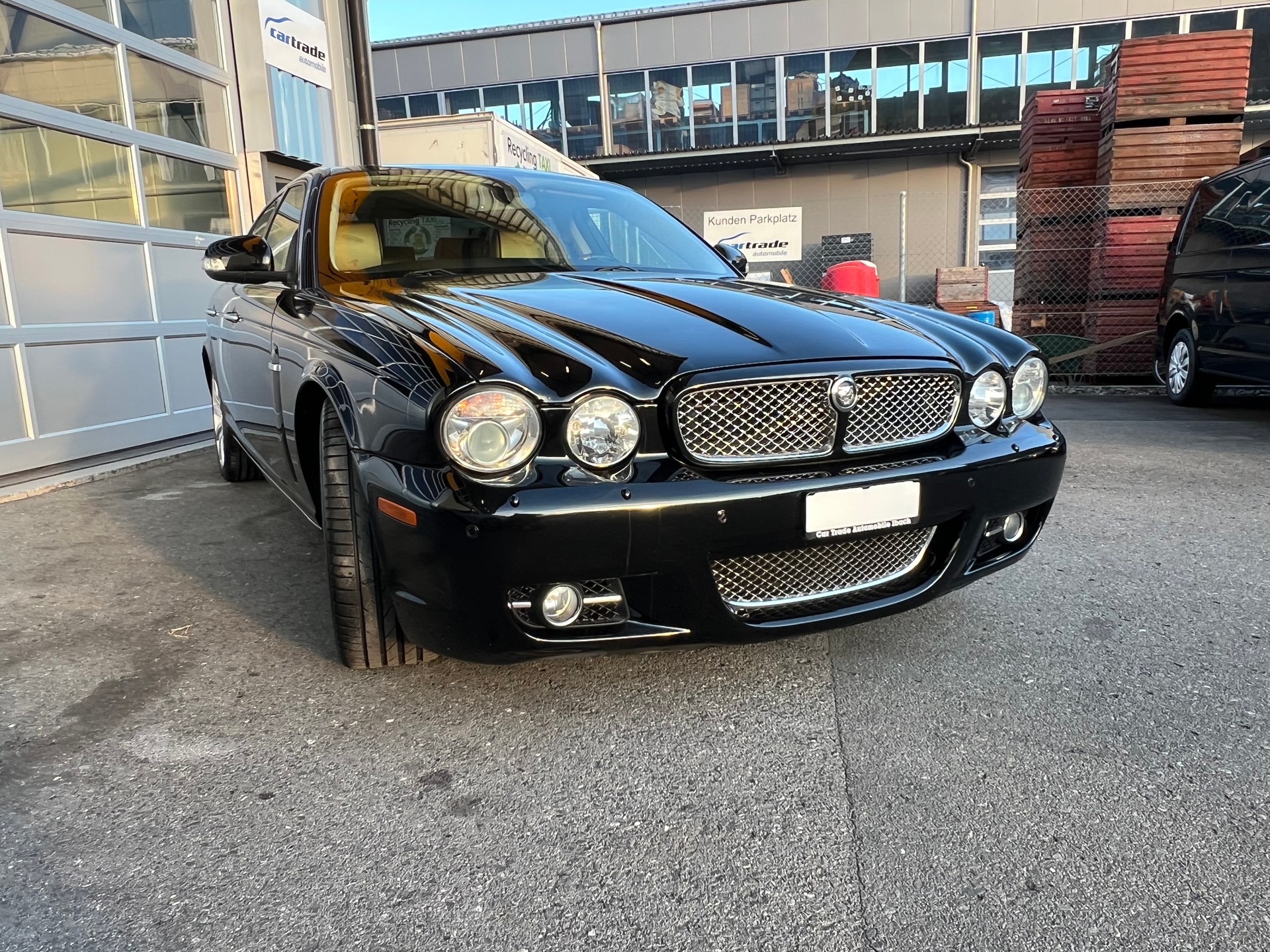 JAGUAR XJ6 2.7d V6 Executive *** Leder * Navigation * Tempomat ***-image-8
