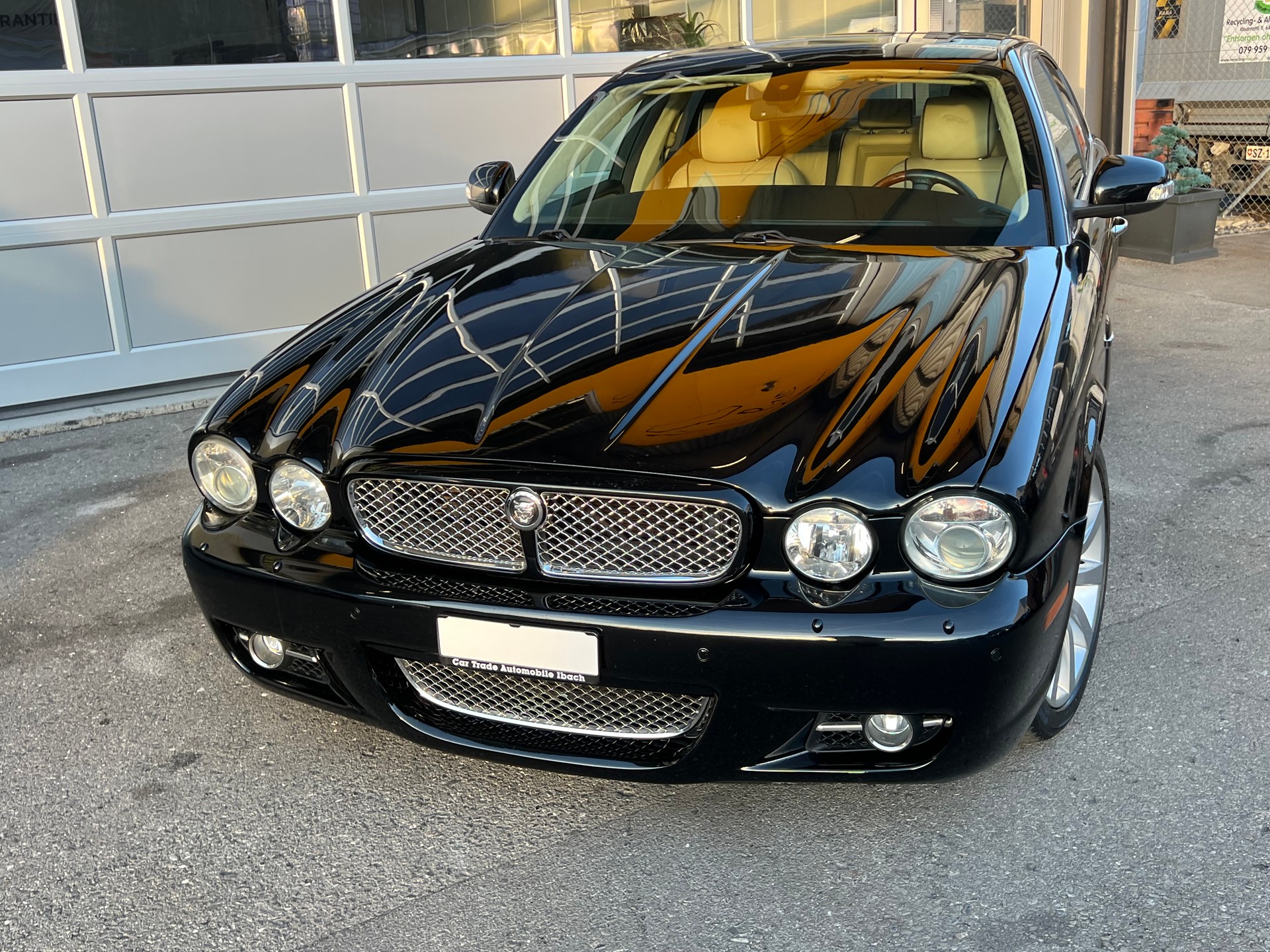 JAGUAR XJ6 2.7d V6 Executive *** Leder * Navigation * Tempomat ***-showroom-element-3