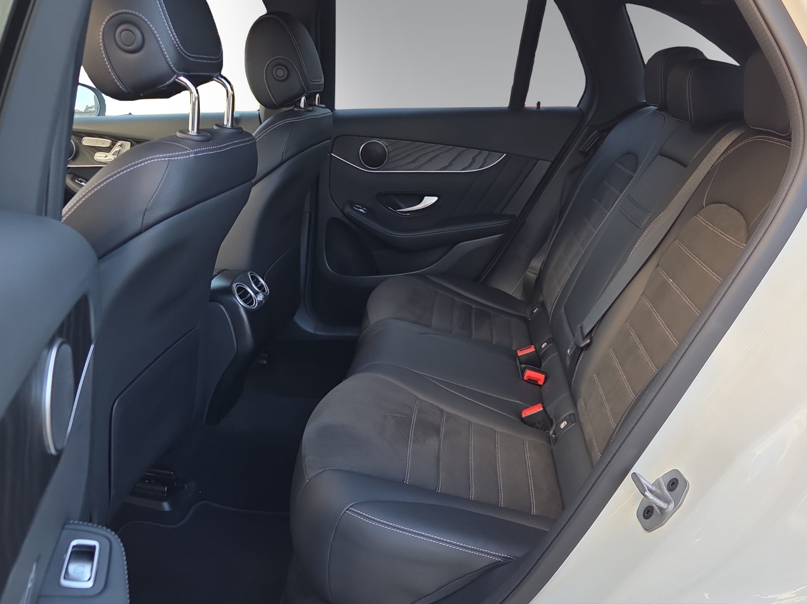 Image MERCEDES-BENZ GLC-300 GLC 300 e AMG Line 4Matic 9G-Tronic