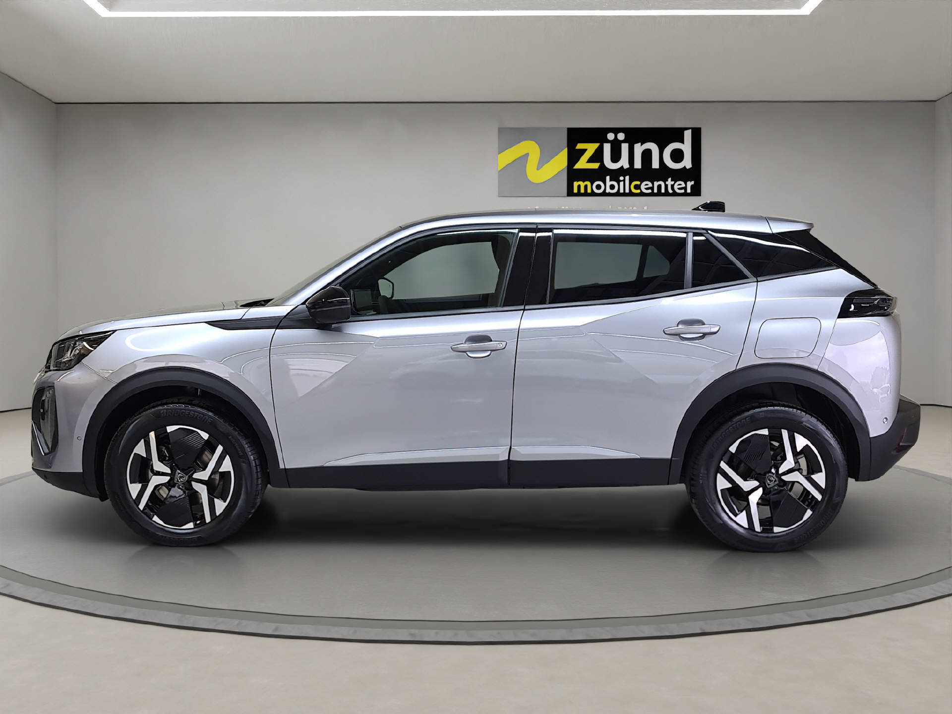 PEUGEOT 2008 1.2 Hybrid 145 Allure-image-1