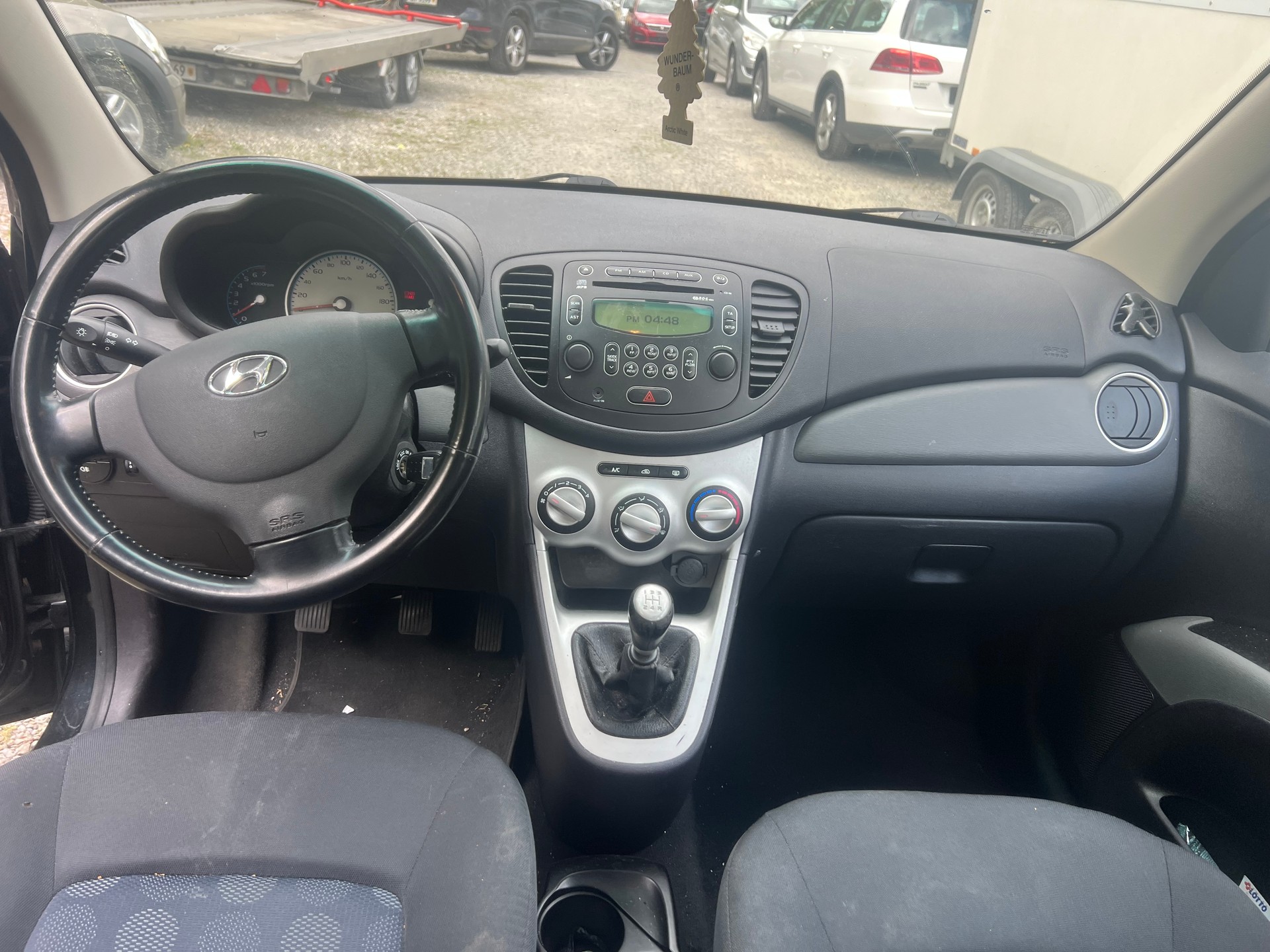 HYUNDAI i10 1.1 Style-image-9