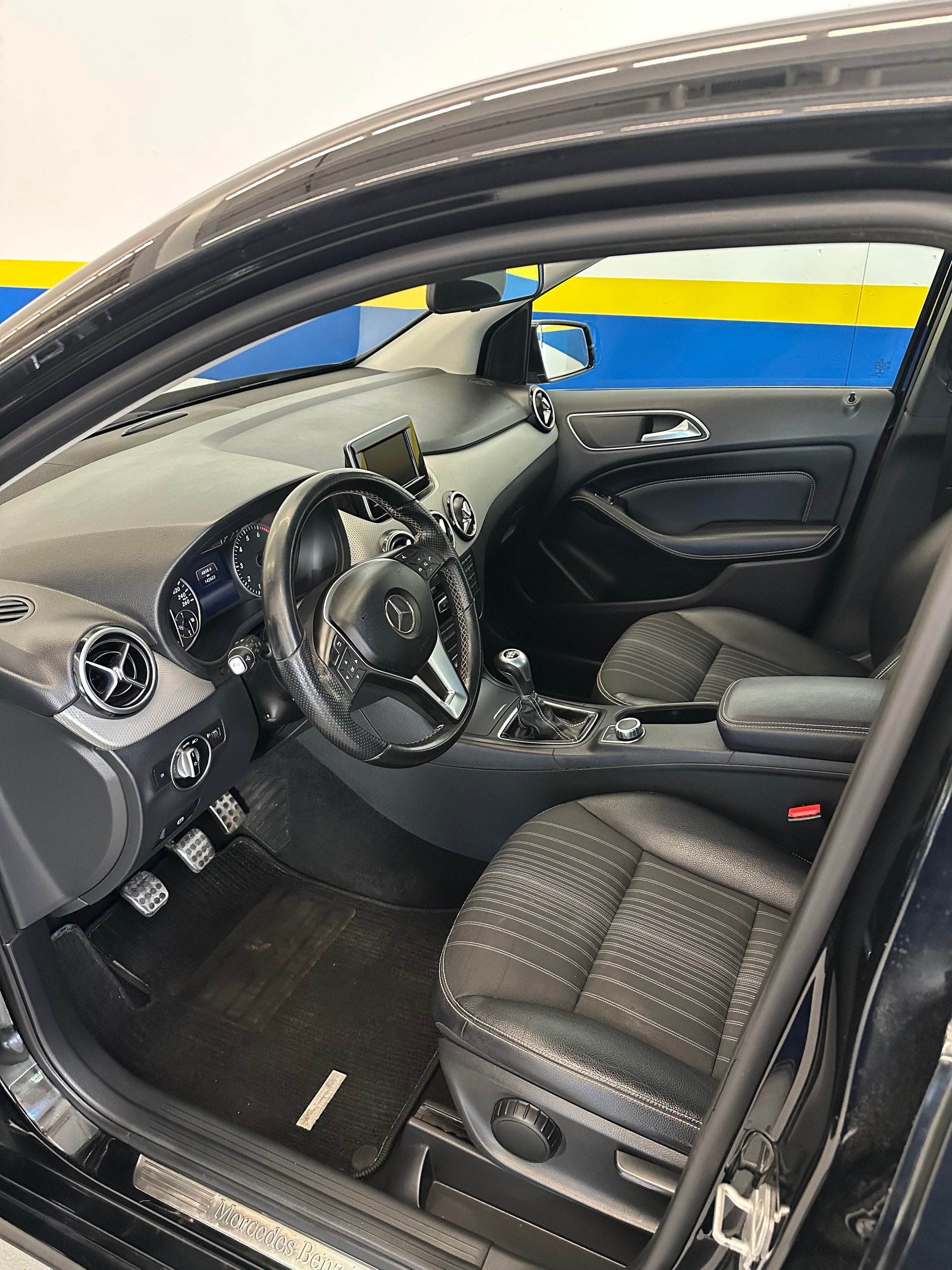 MERCEDES-BENZ B 200-image-5