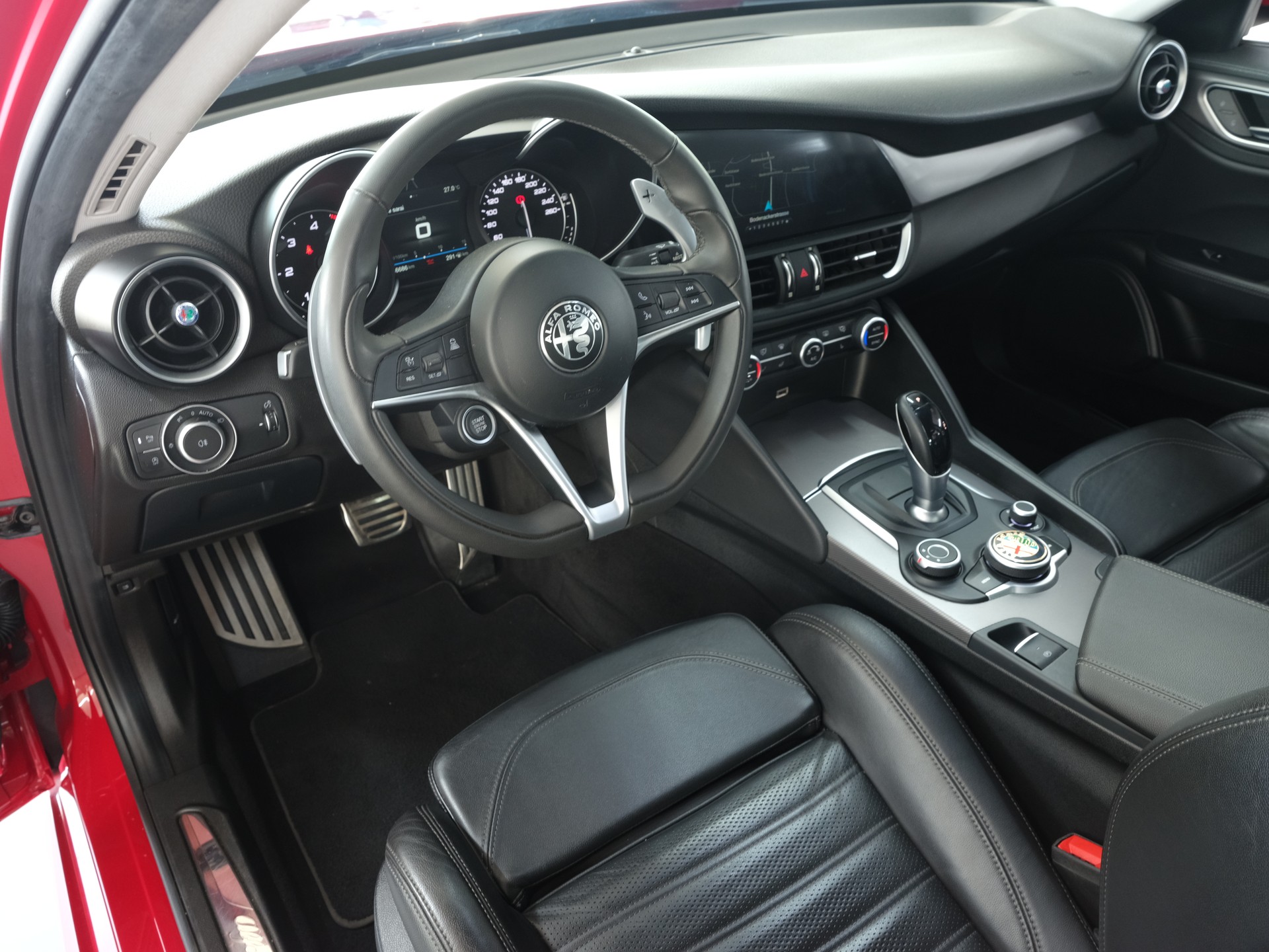ALFA ROMEO Giulia 2.2 JTDM Veloce Q4 Automatic *CAR-PLAY*ASSISTENZ-PAKET*-image-8
