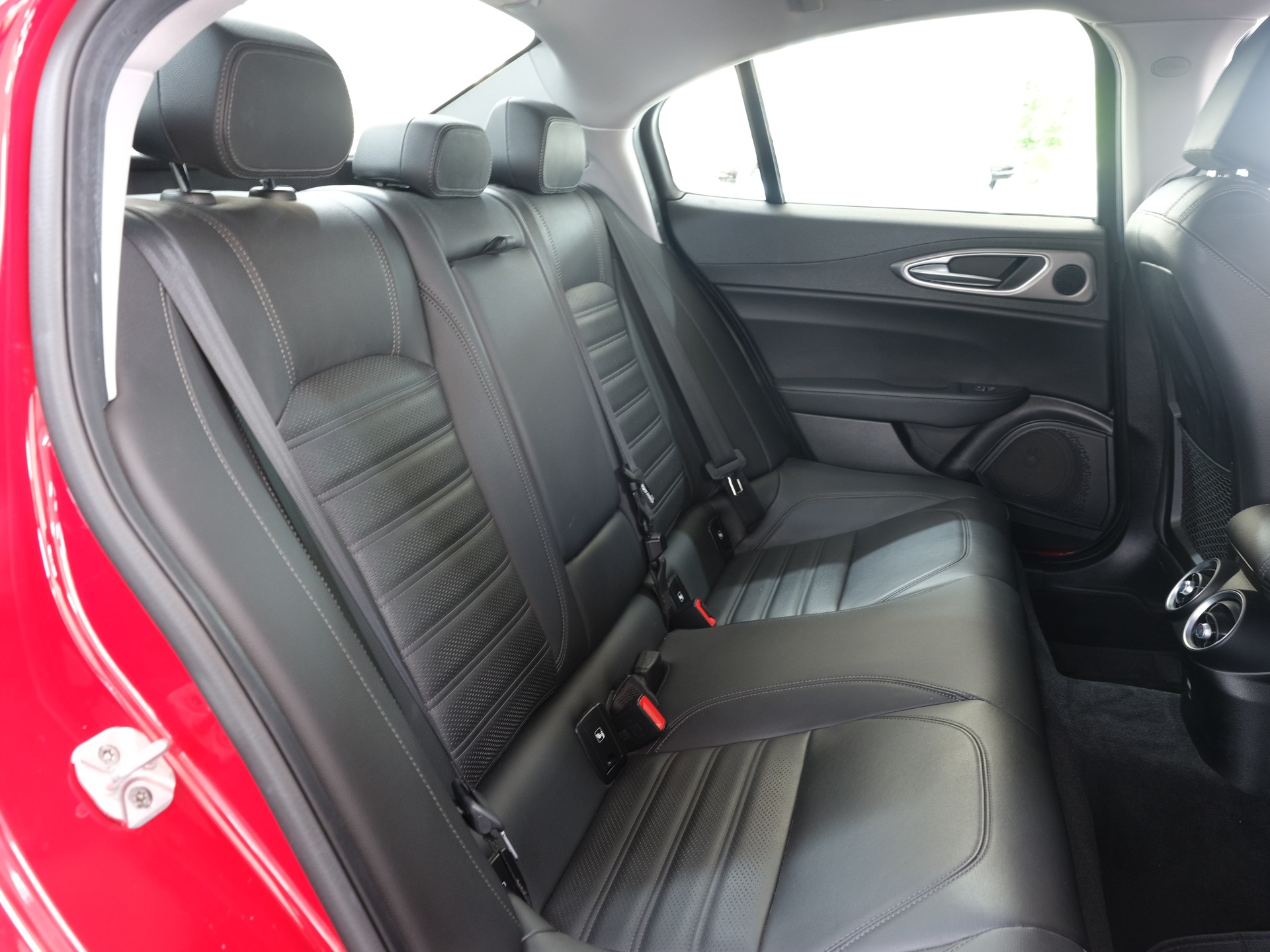 ALFA ROMEO Giulia 2.2 JTDM Veloce Q4 Automatic *CAR-PLAY*ASSISTENZ-PAKET*-image-12