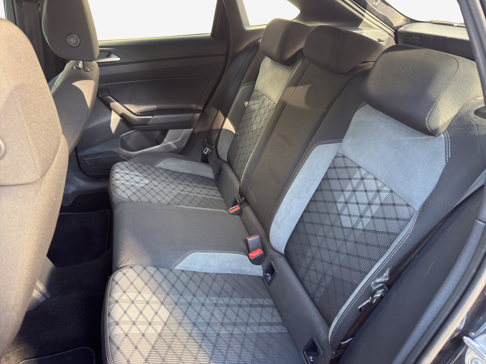 VW Taigo 1.0 TSI R-Line DSG-image-11