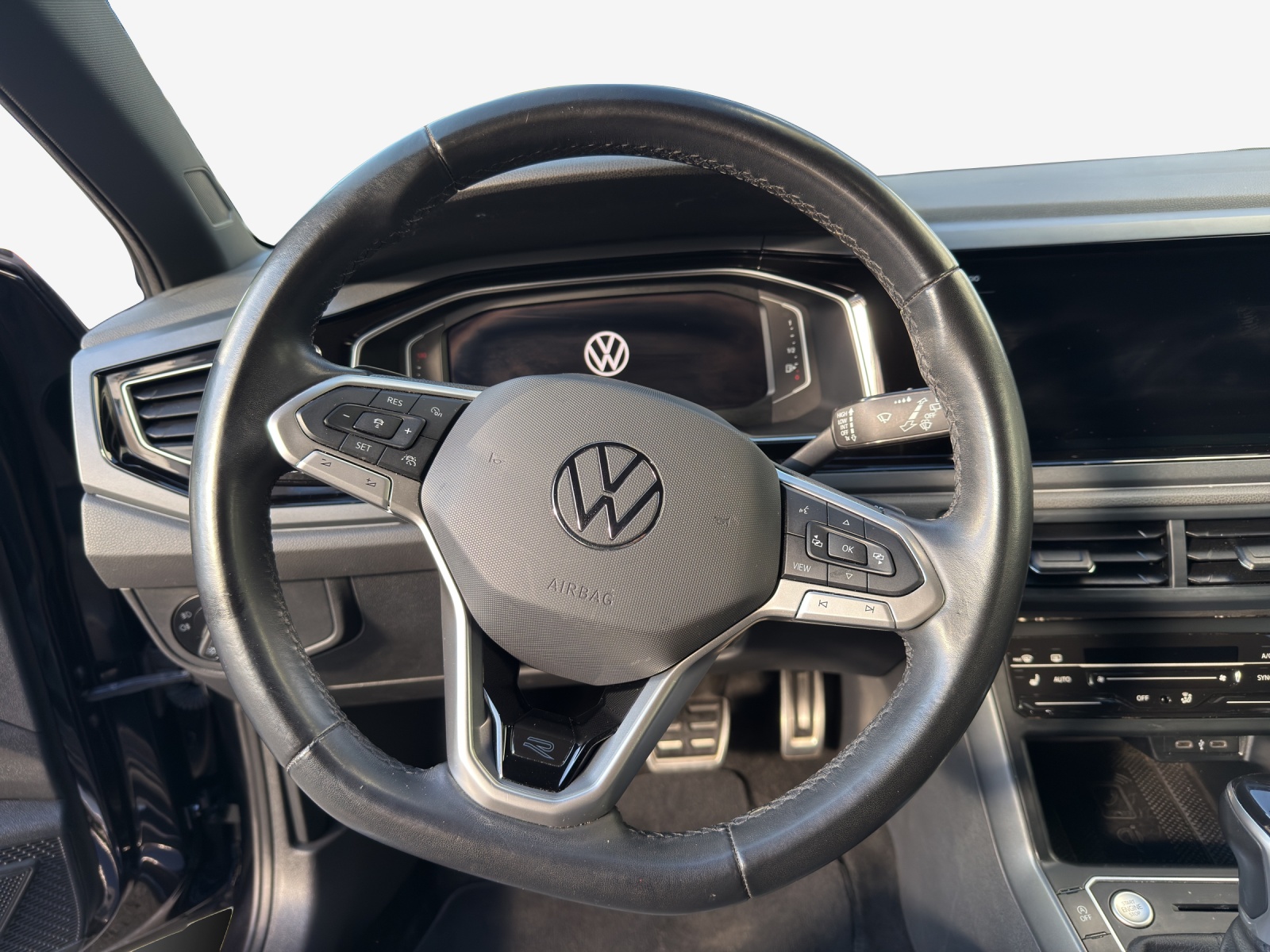 VW Taigo 1.0 TSI R-Line DSG-image-9