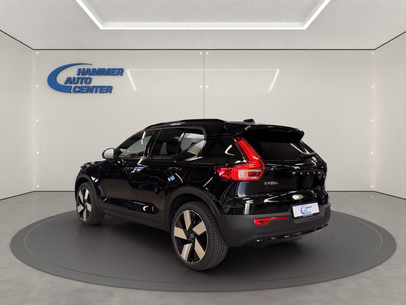 VOLVO EX40 Twin XCENTRIC Edition AWD-image-2