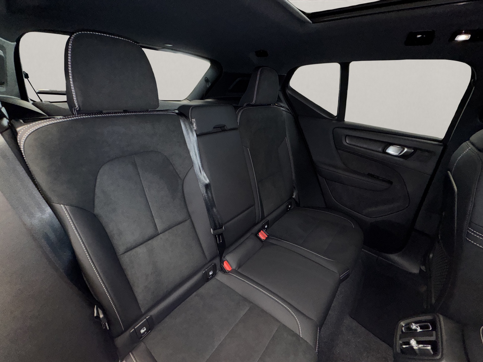 VOLVO EX40 Twin XCENTRIC Edition AWD-image-14