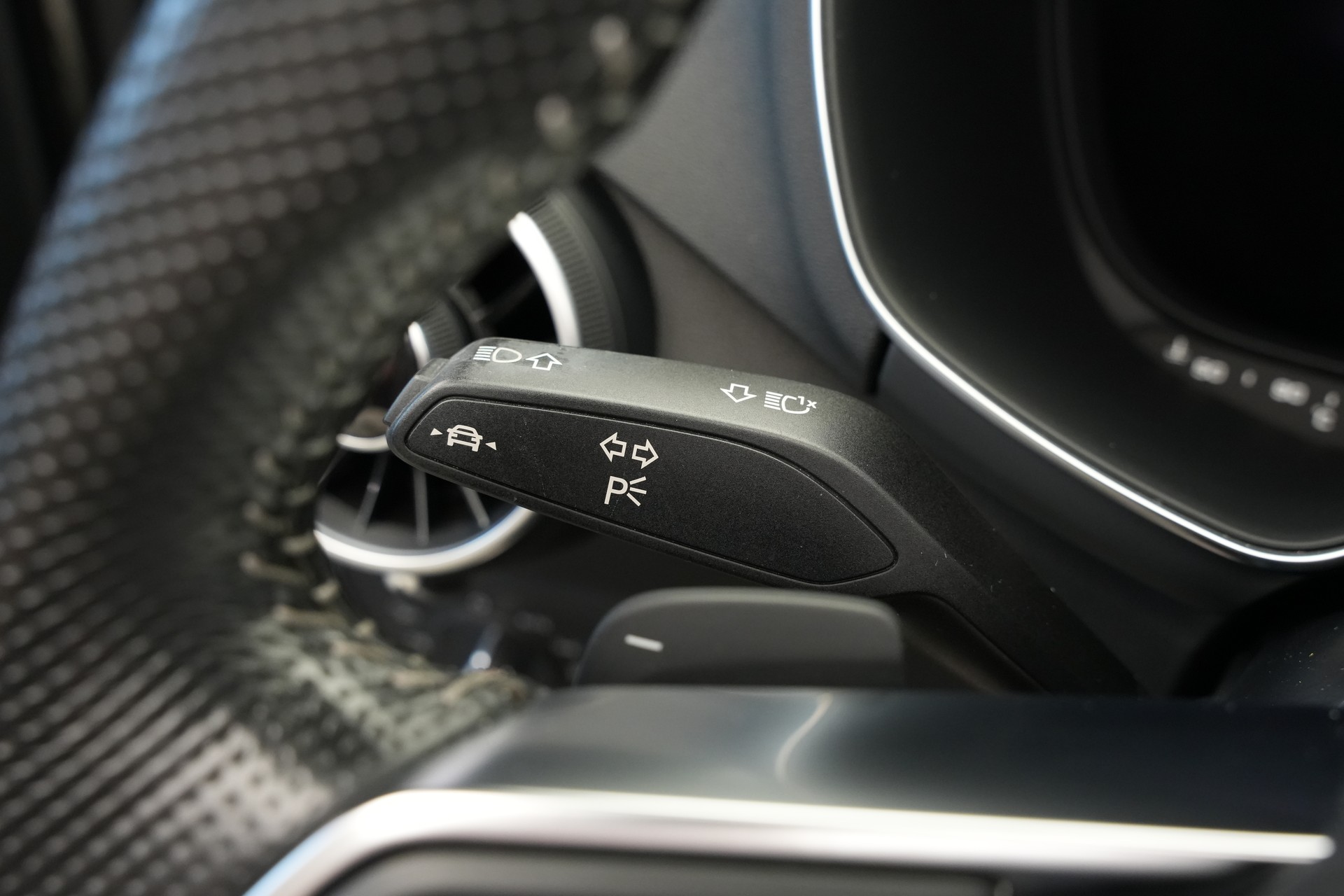 AUDI TT Roadster 45 TFSI S-tronic quattro-image-39