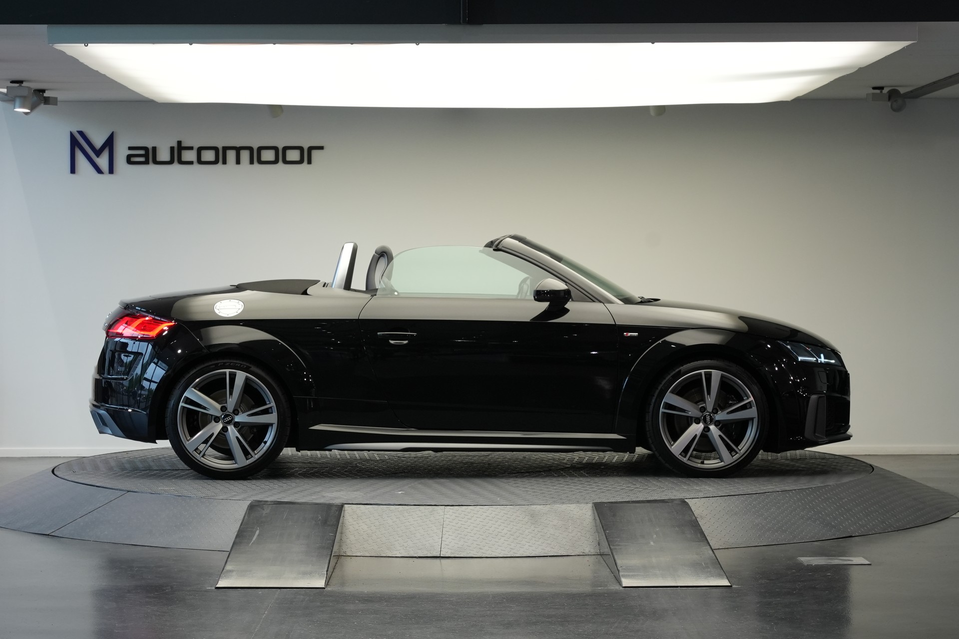 AUDI TT Roadster 45 TFSI S-tronic quattro-showroom-element-3