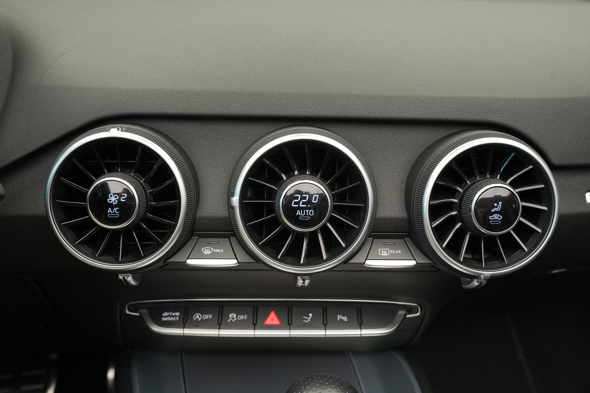 AUDI TT Roadster 45 TFSI S-tronic quattro-image-28