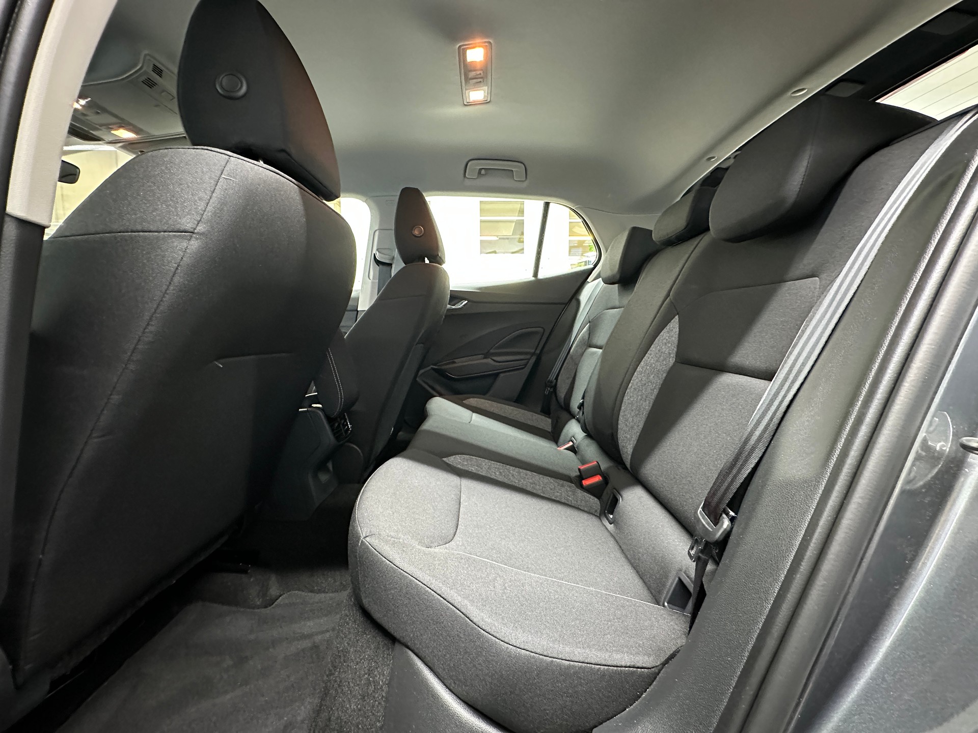 SKODA Fabia 1.0 MPI Essence-image-8
