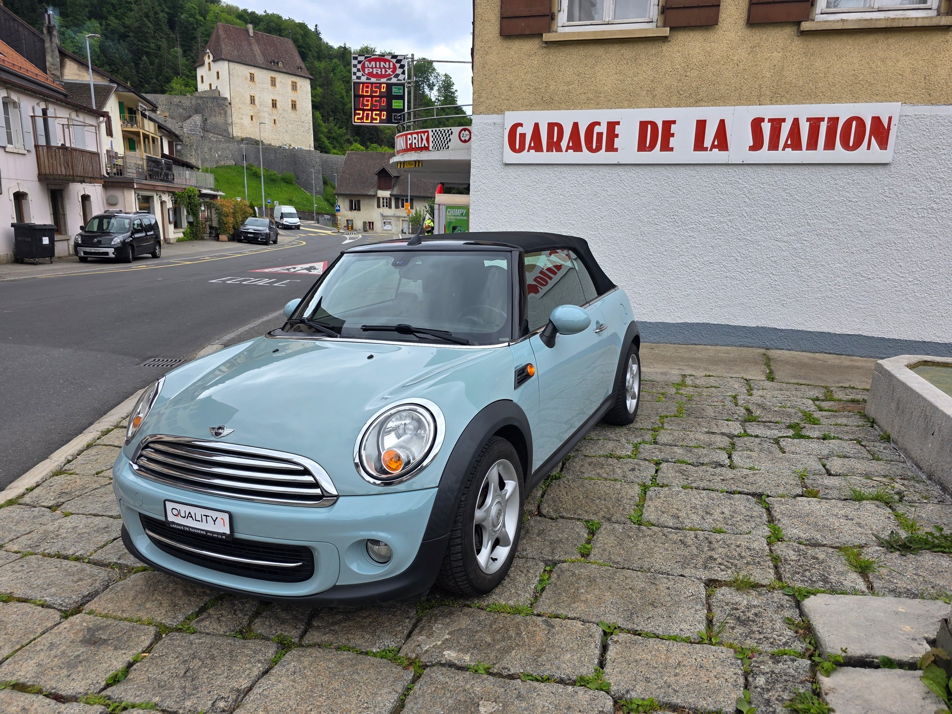 MINI Cooper Cabriolet-image-0