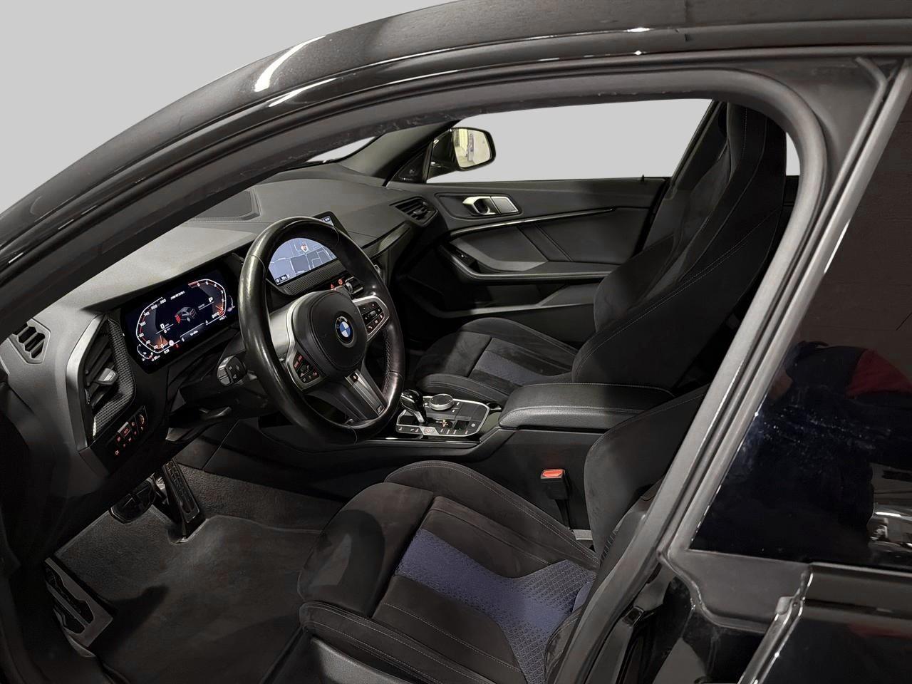 BMW M235i xDrive Gran Coupé-image-11