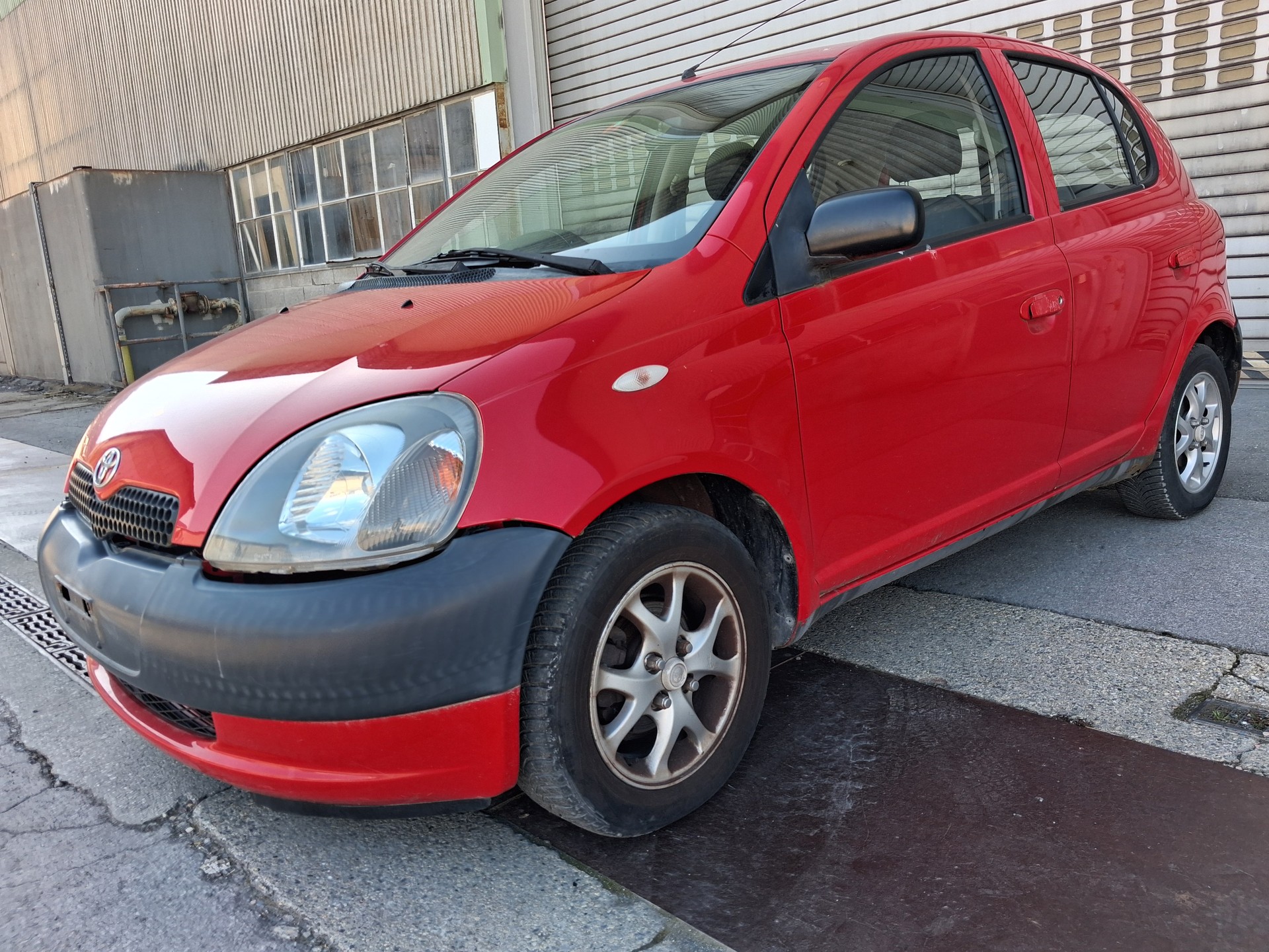 TOYOTA Yaris 1.0 Linea Terra-image-0
