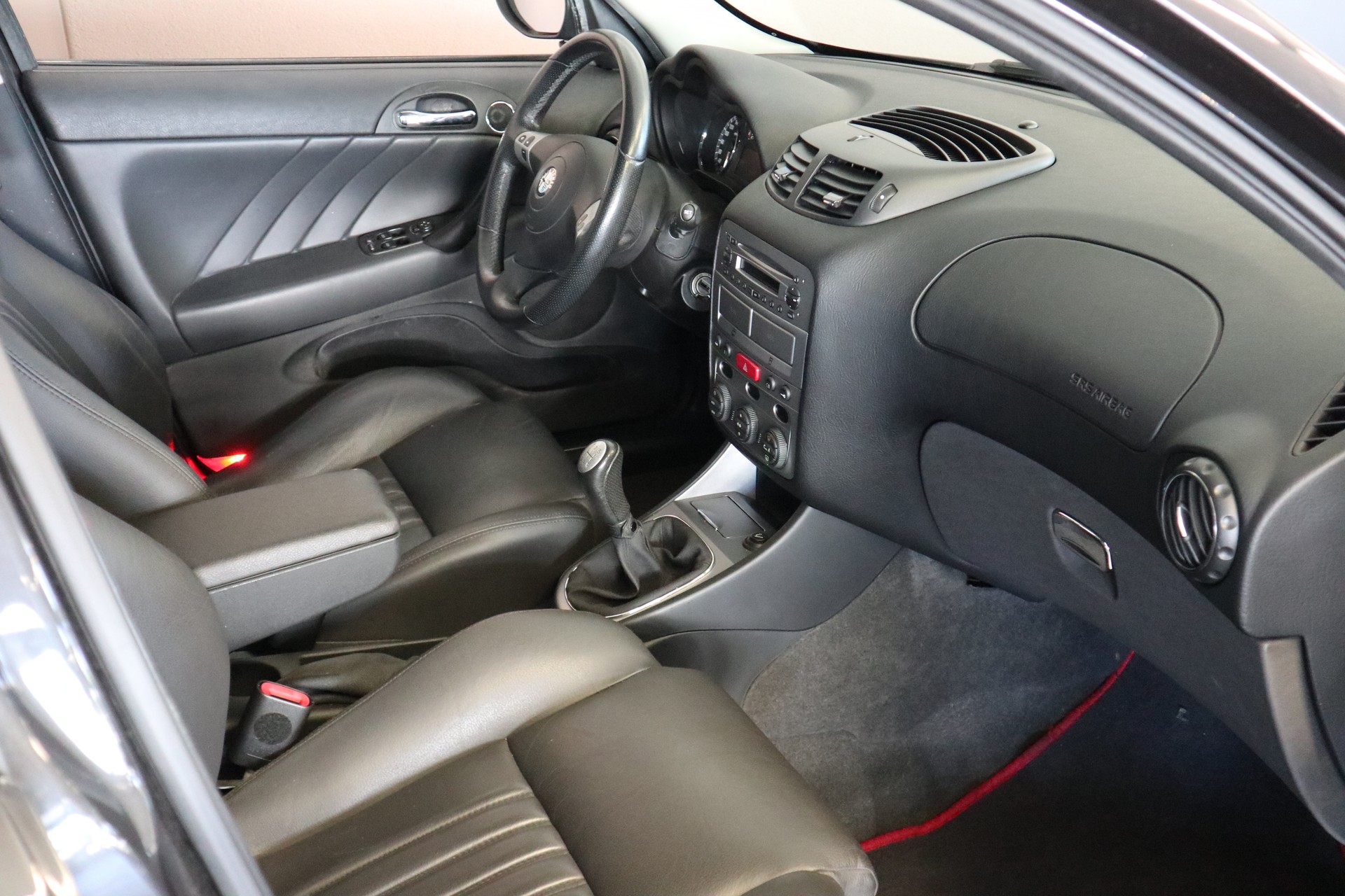ALFA ROMEO 147 2.0 TS 16V Distinctive-image-7