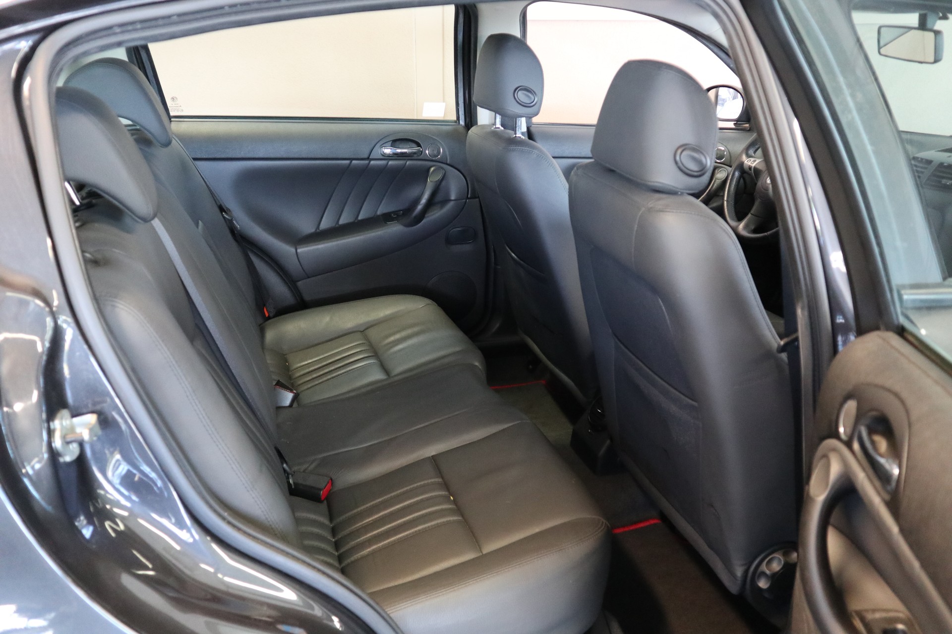 ALFA ROMEO 147 2.0 TS 16V Distinctive-image-8
