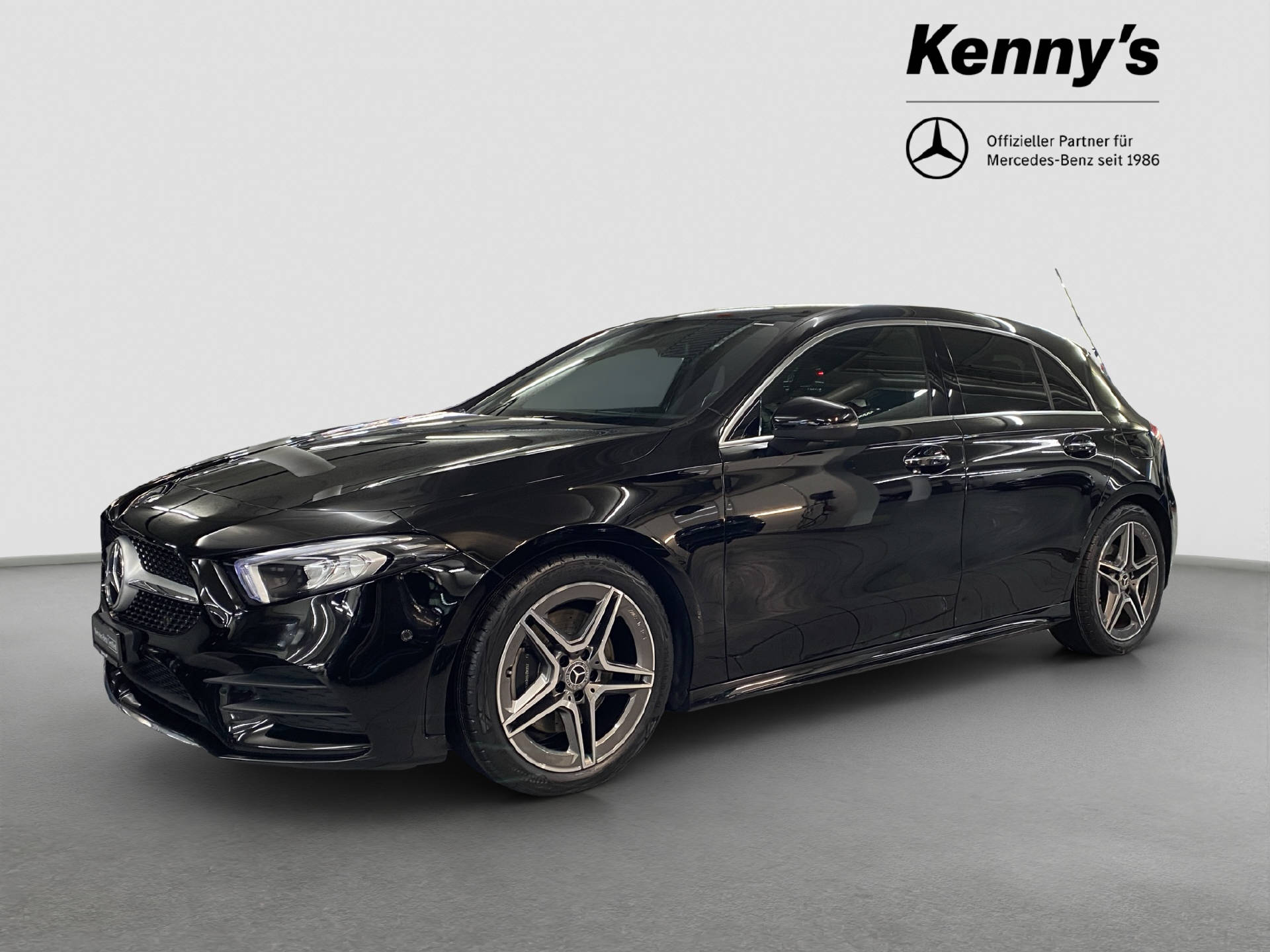 MERCEDES-BENZ A 220 AMG Line 4MATIC