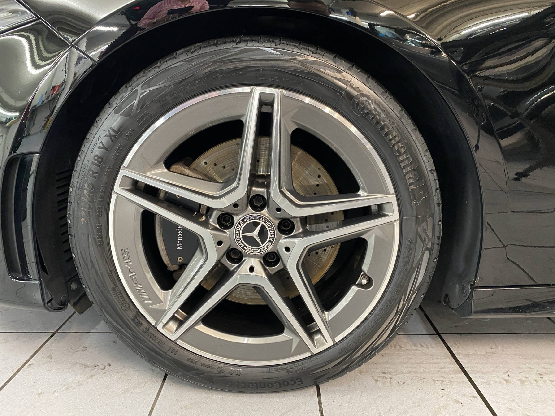 MERCEDES-BENZ A 220 AMG Line 4MATIC-image-5