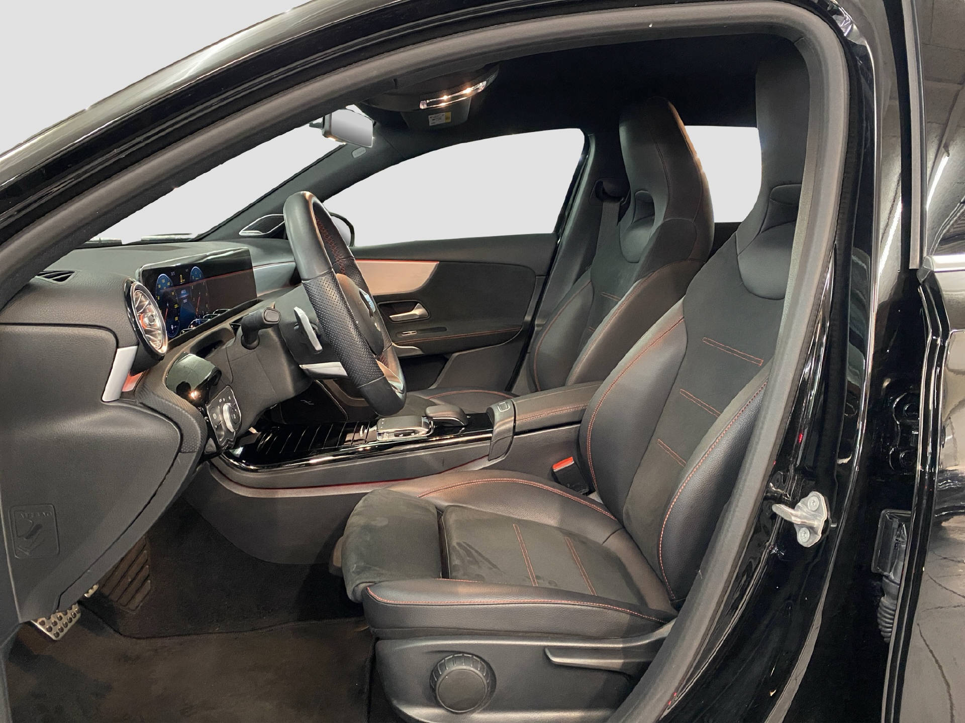 MERCEDES-BENZ A 220 AMG Line 4MATIC-image-6