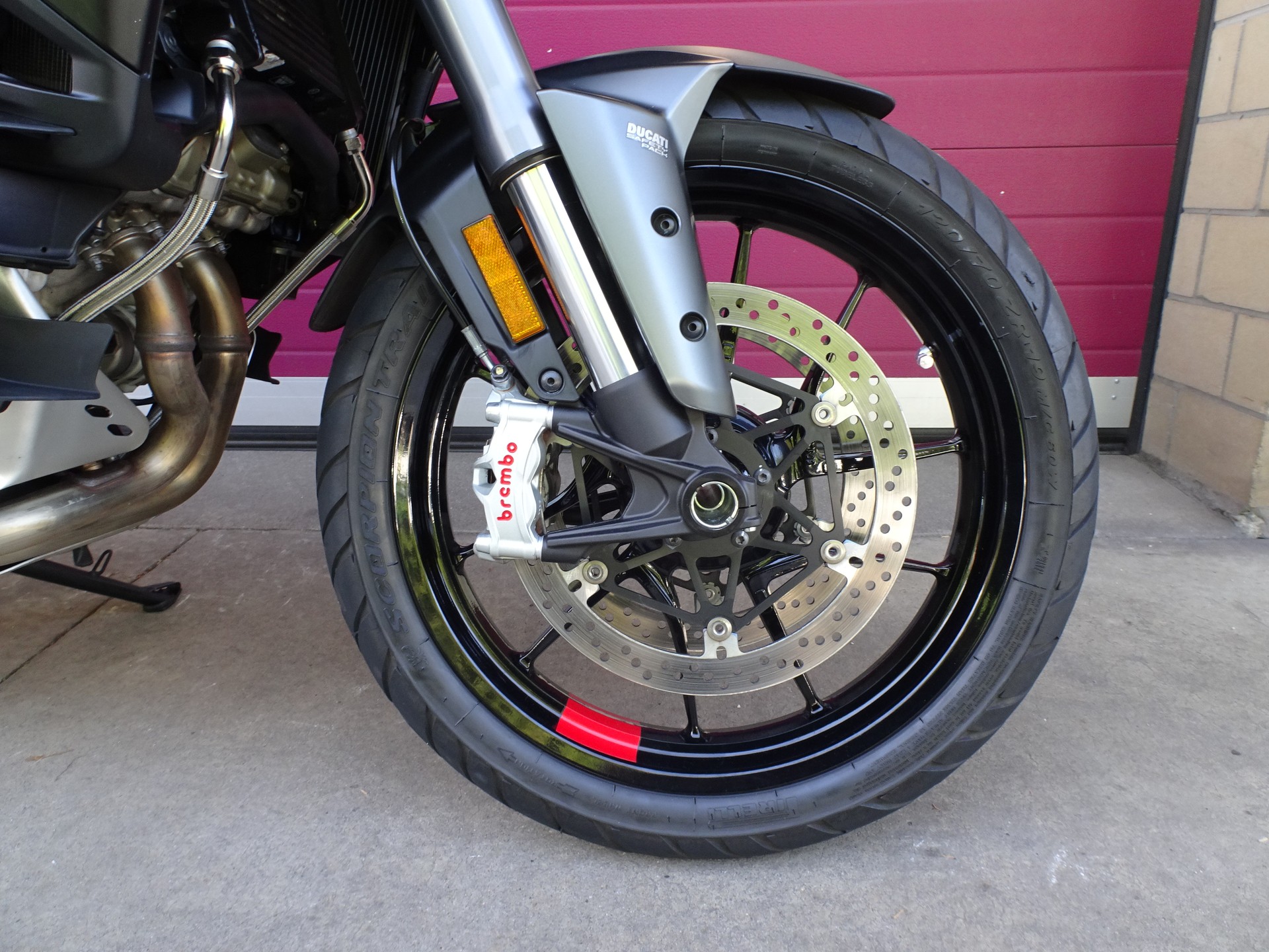 DUCATI Multistrada V4 S Travel & Radar-showroom-element-1