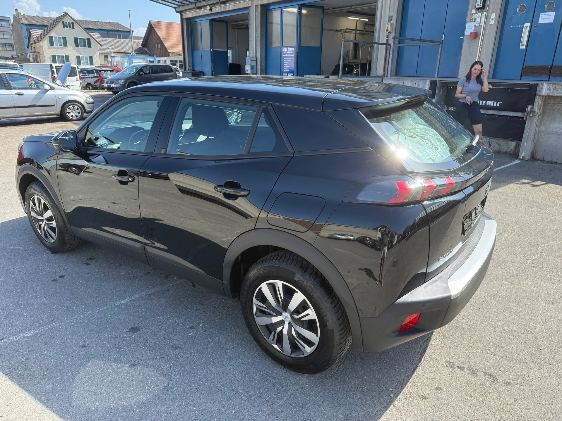 PEUGEOT 2008 1.5 BlueHDi Allure EAT8-image-3