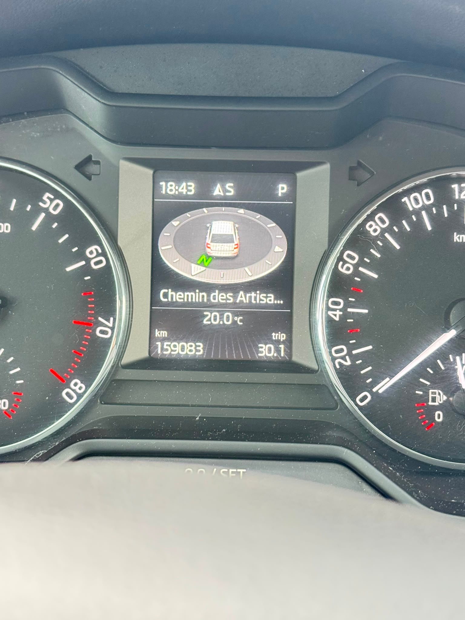 SKODA Octavia Combi 1.8 TSI L&K 4x4 DSG-image-10