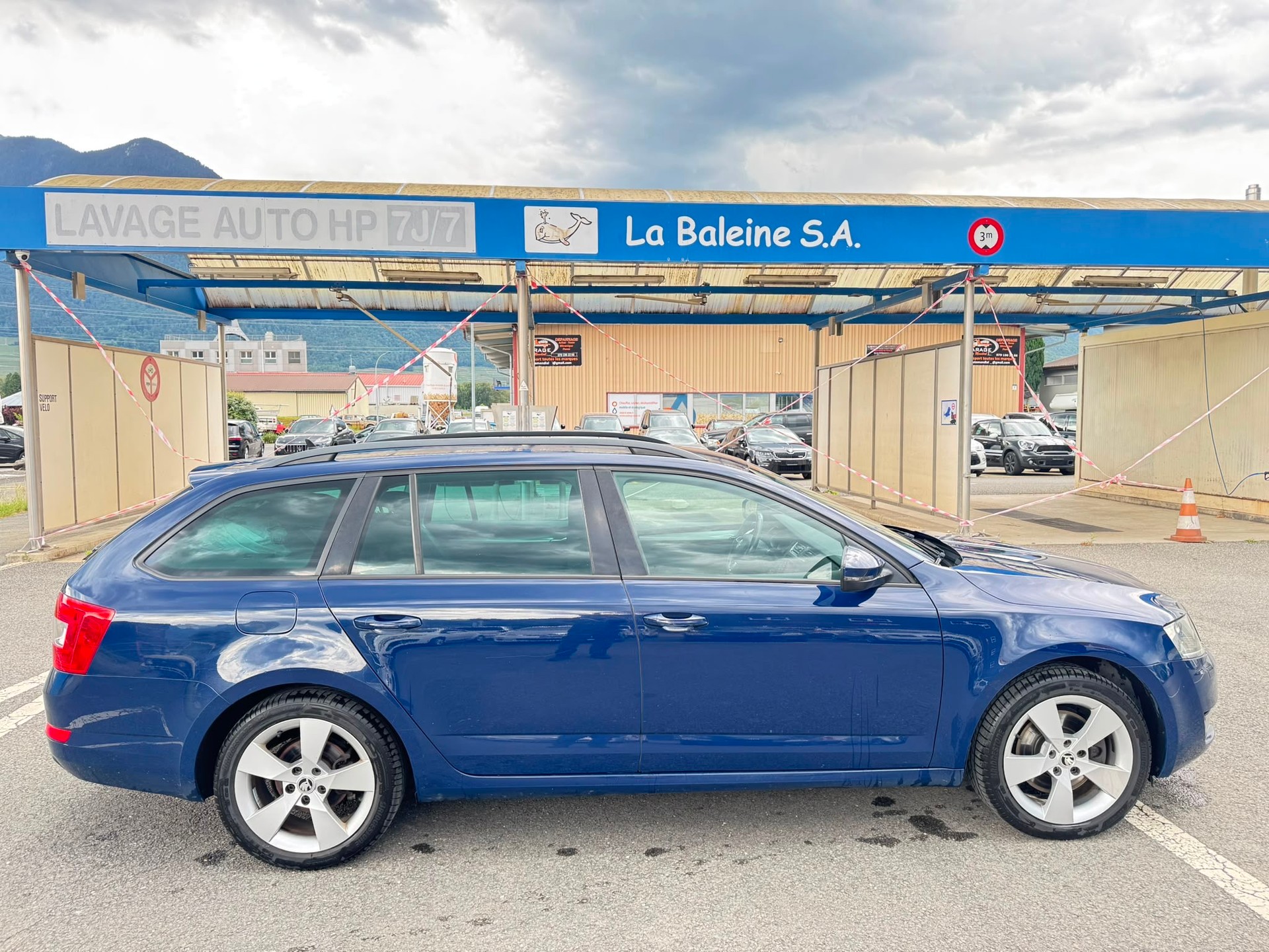 SKODA Octavia Combi 1.8 TSI L&K 4x4 DSG-image-6