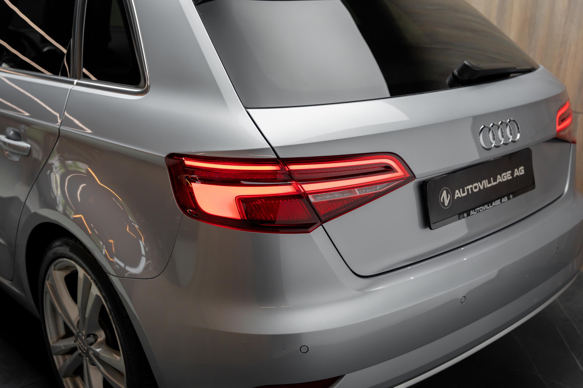 AUDI A3 Sportback 40 TFSI Sport S-tronic-image-21