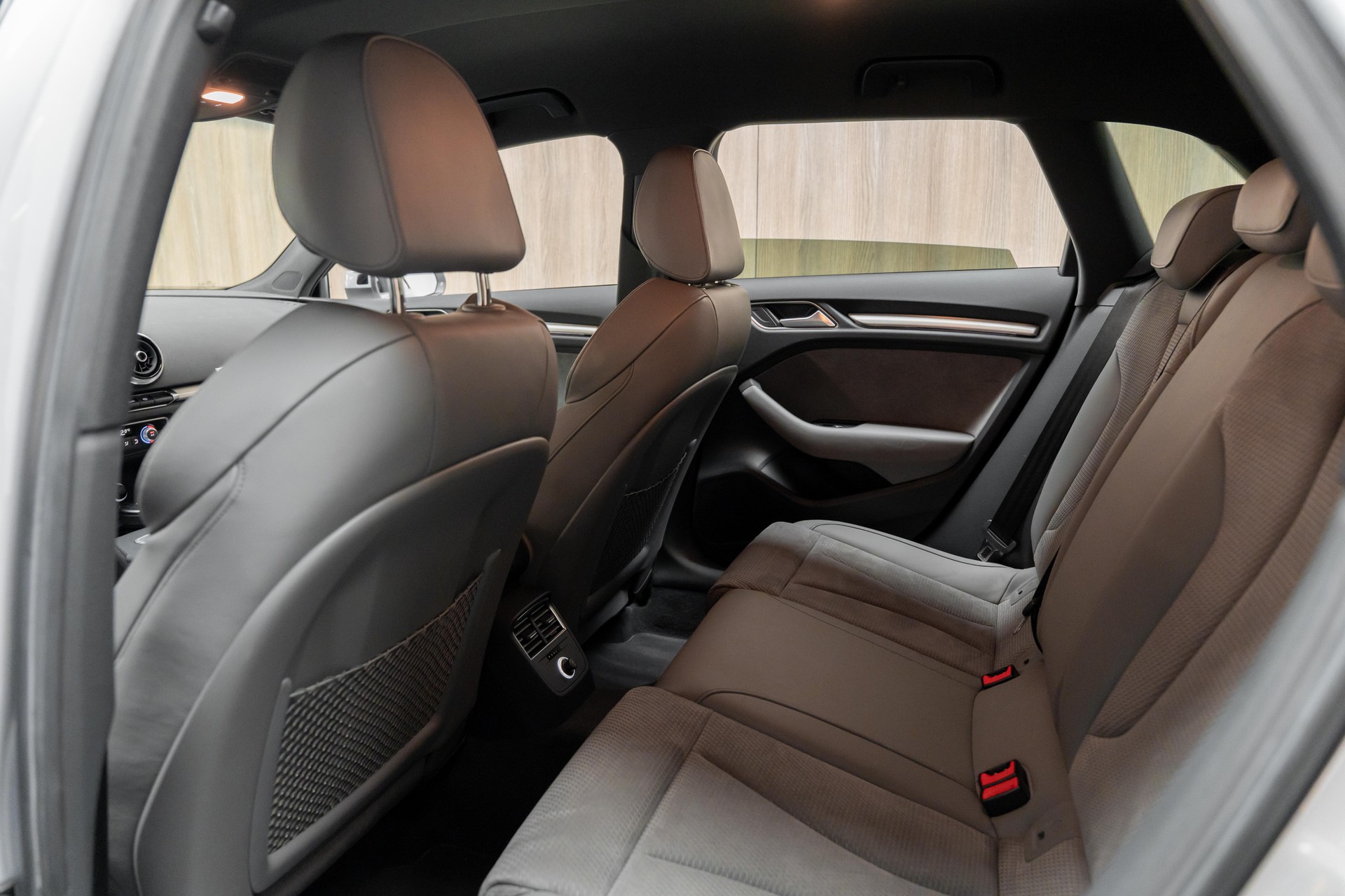 AUDI A3 Sportback 40 TFSI Sport S-tronic-image-8