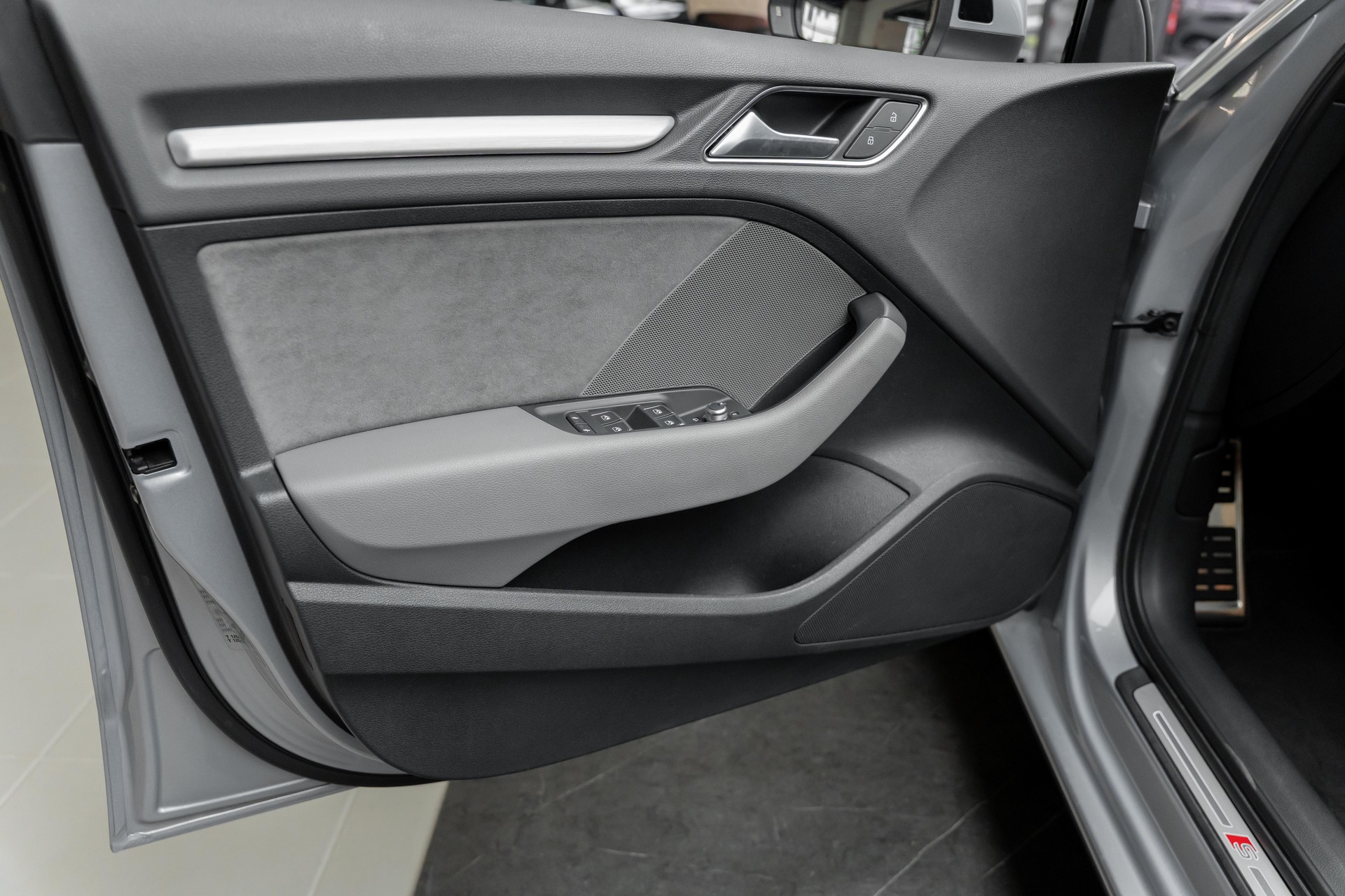 AUDI A3 Sportback 40 TFSI Sport S-tronic-image-18