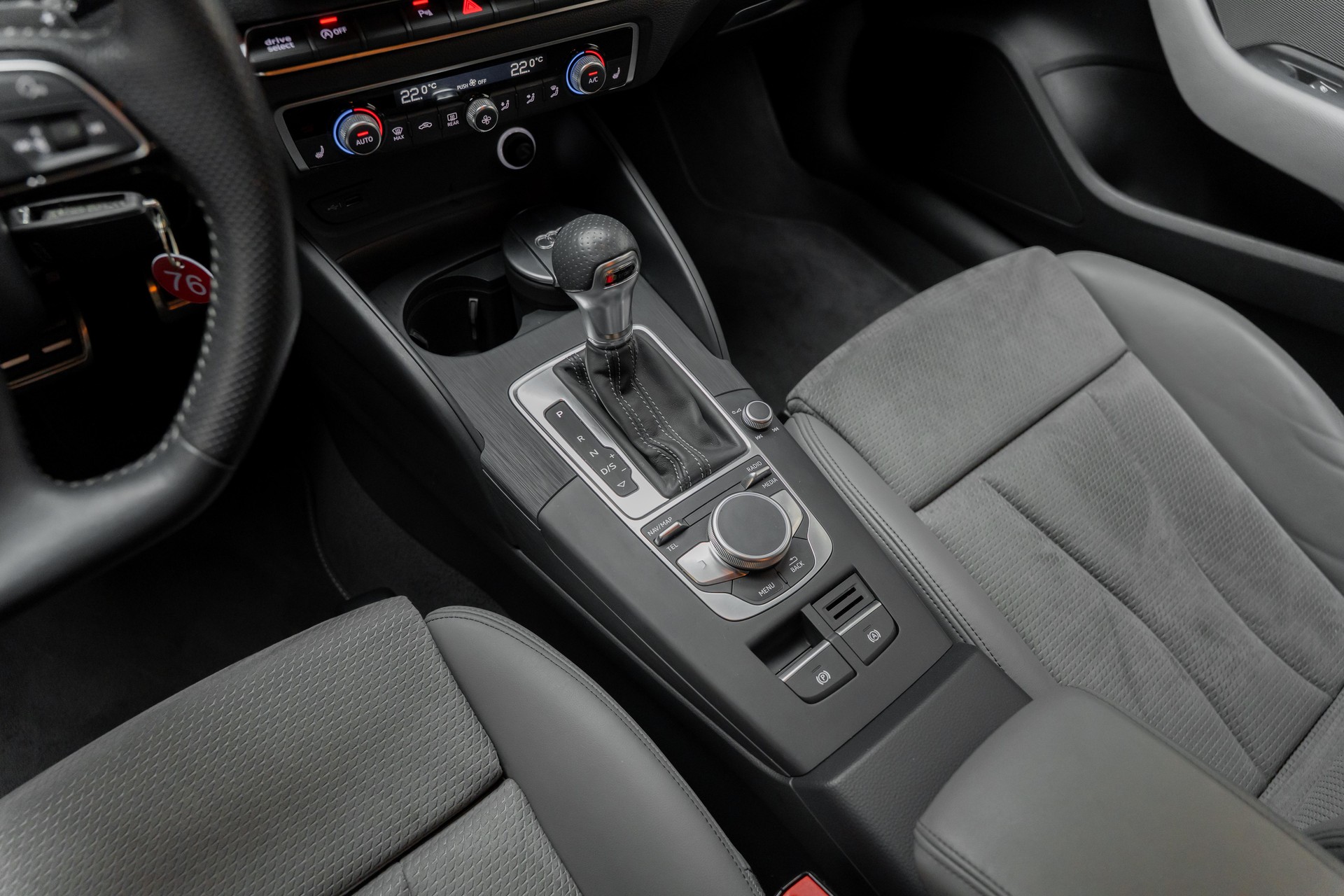 AUDI A3 Sportback 40 TFSI Sport S-tronic-image-12