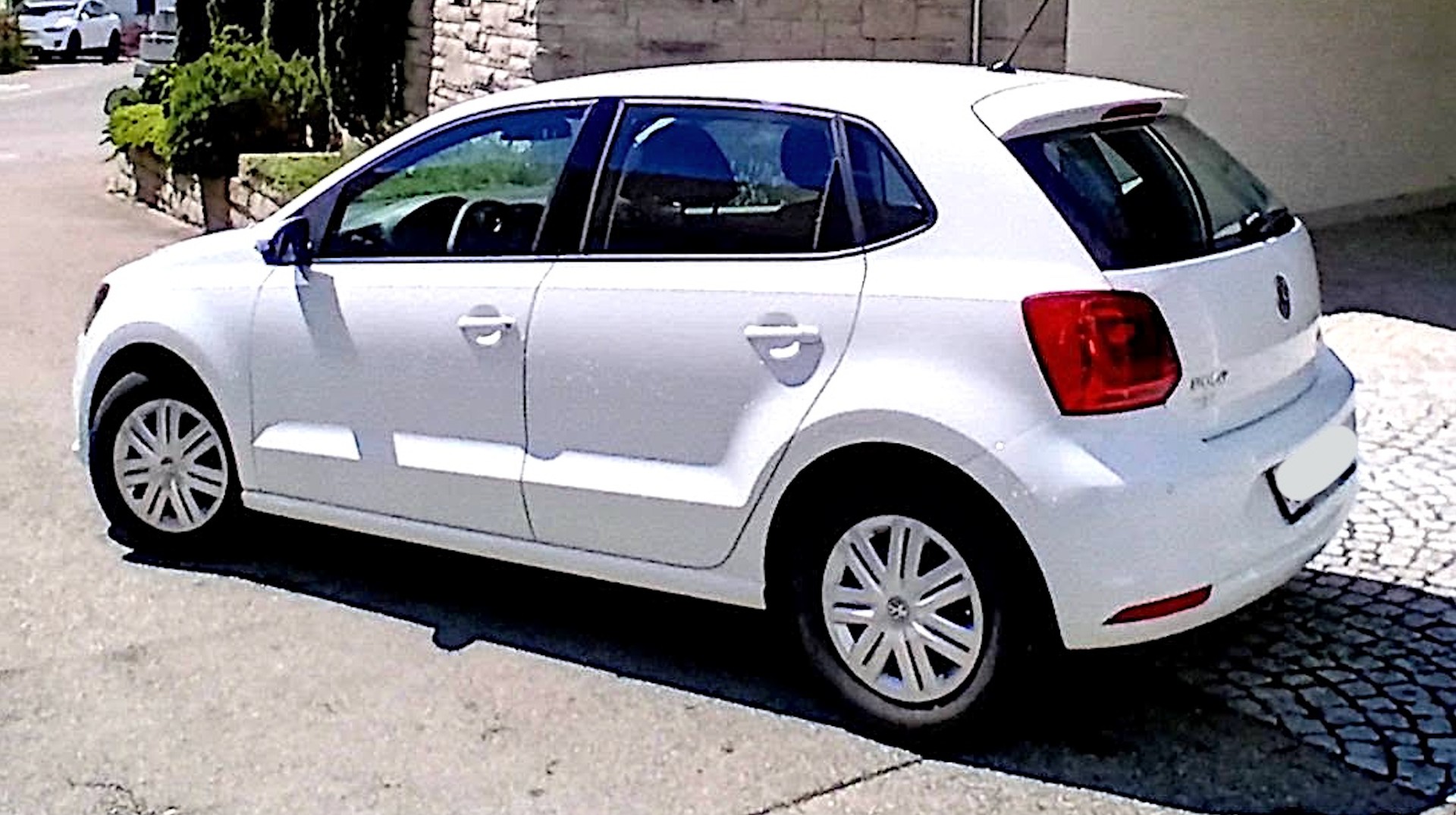 VW 1.0 MPI 60 BlueMT Trendline-image-2