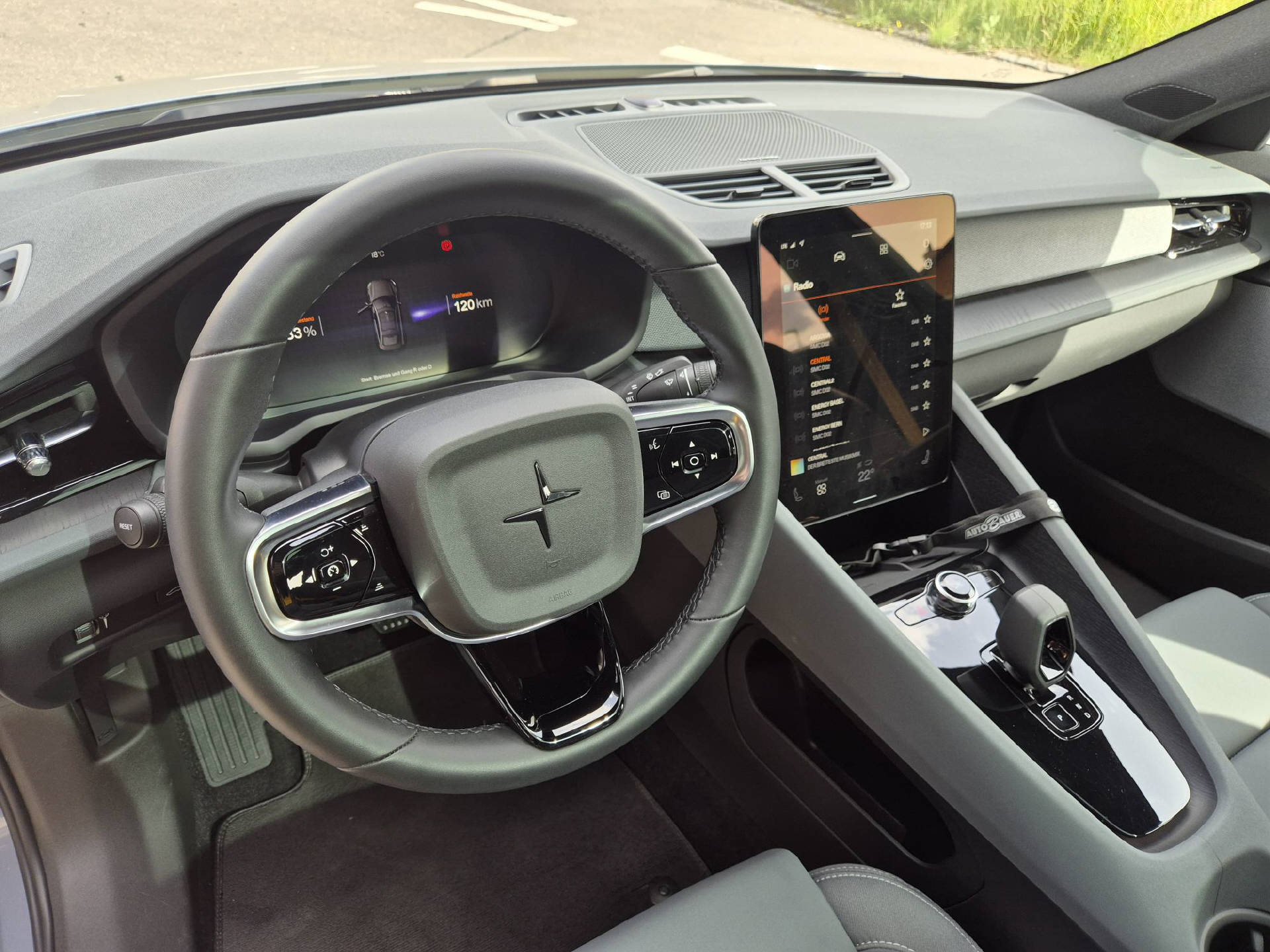 POLESTAR 2 Long Range Dual Motor Performance 78 kWh-image-8
