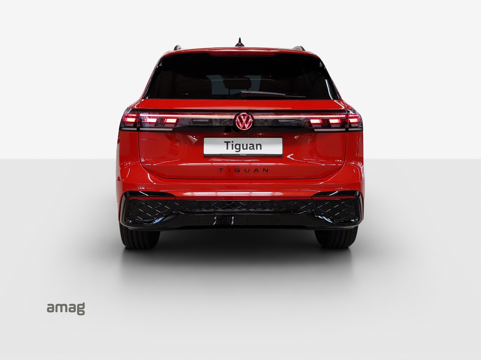 VW Tiguan 2.0 TSI DSG R-Line Plus 4Motion-image-3