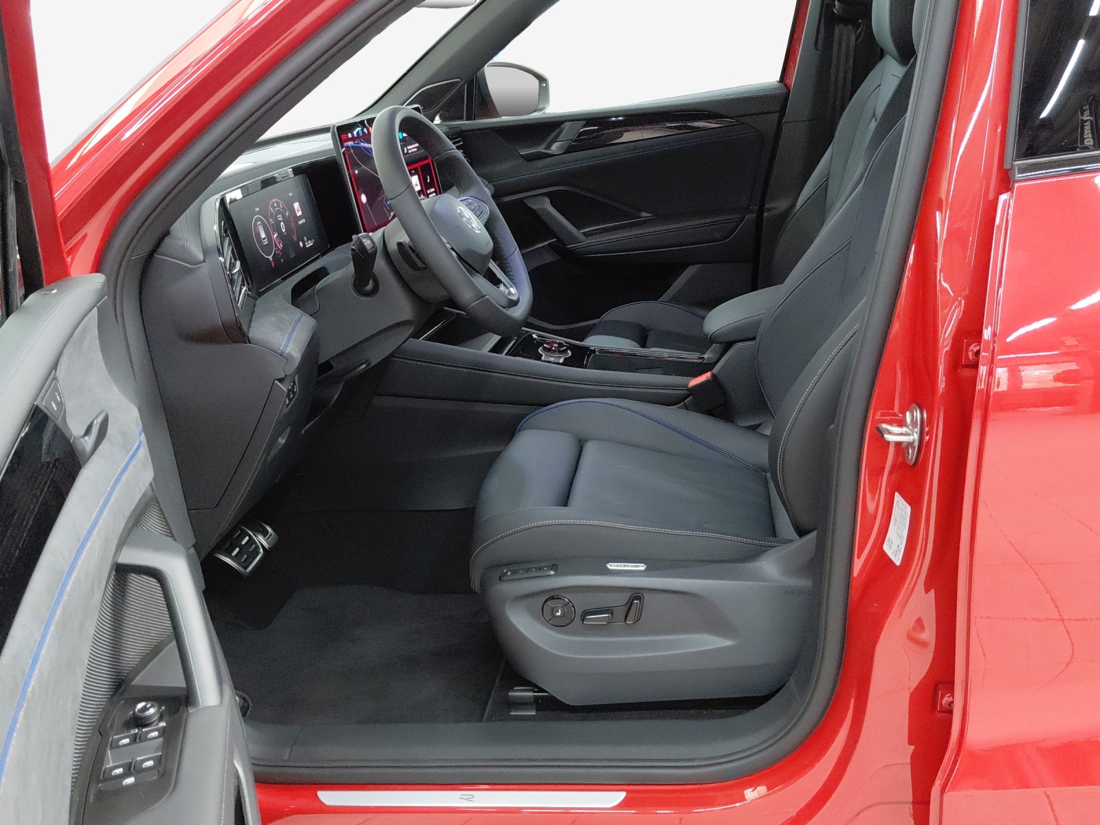 VW Tiguan 2.0 TSI DSG R-Line Plus 4Motion-image-7